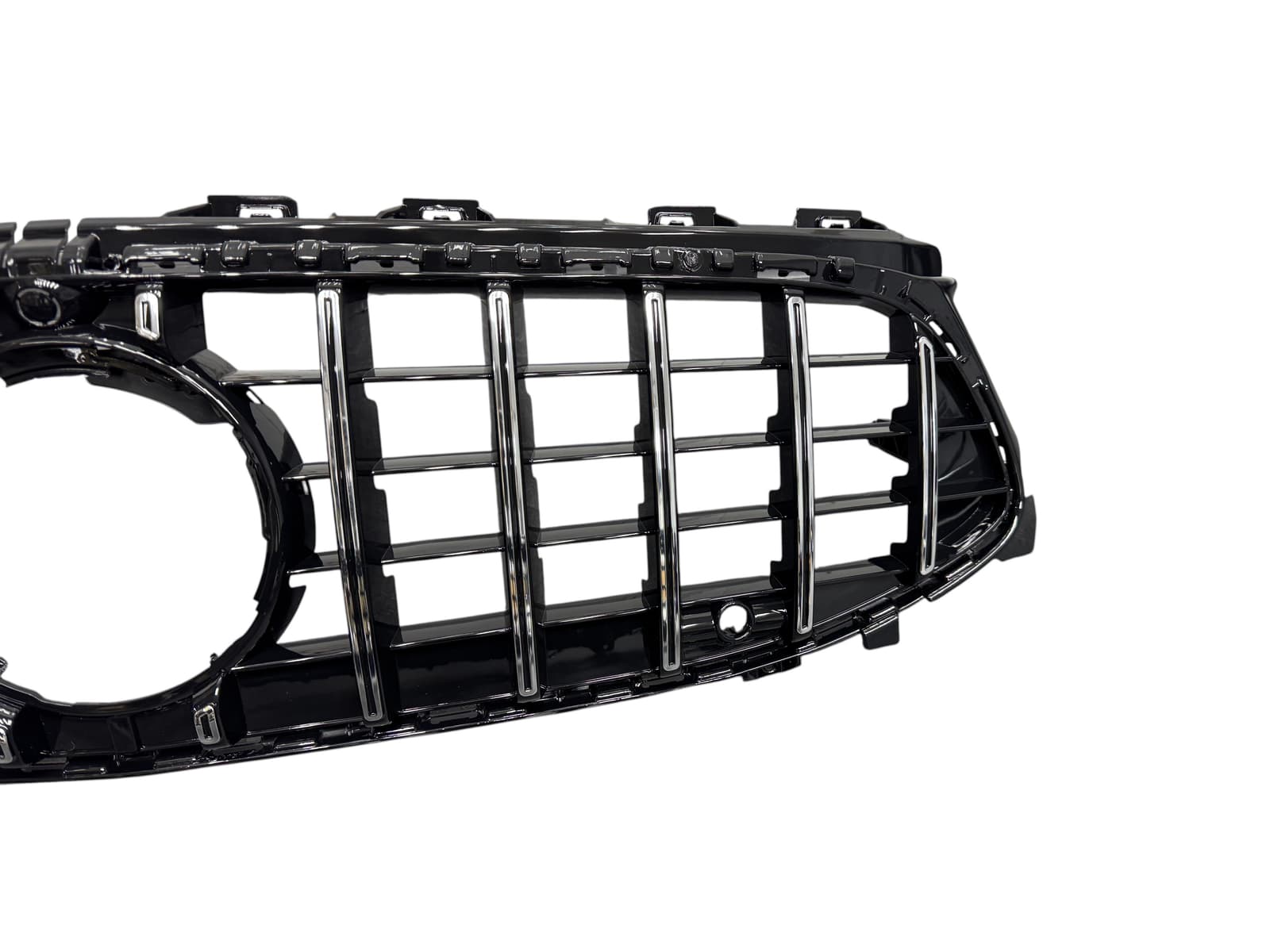 Решітка радіатора GT Chrome Black на Mercedes-Benz CLA-Class C118 2023-2025 року 4