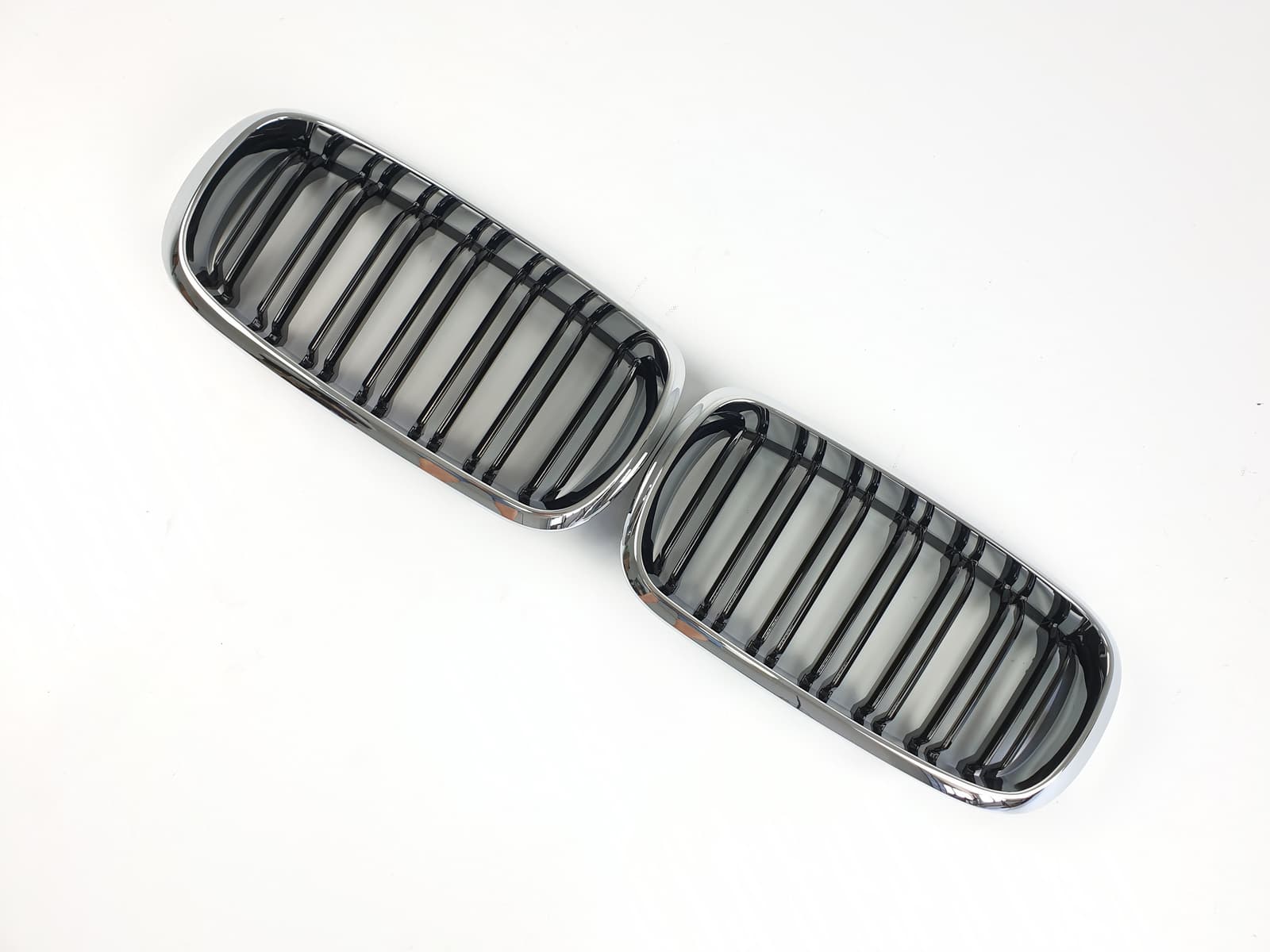 Ніздрі Чорні Глянець Хром Рамка (Подвійні M-Look) на BMW X5 F15 2013-2018 року 3