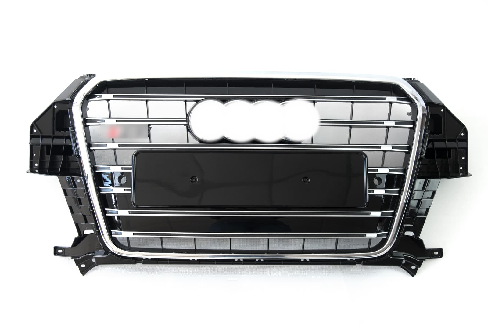 Решітка радіатора Chrome Black (в стилі SQ3) на Audi Q3 8U 2011-2014 року