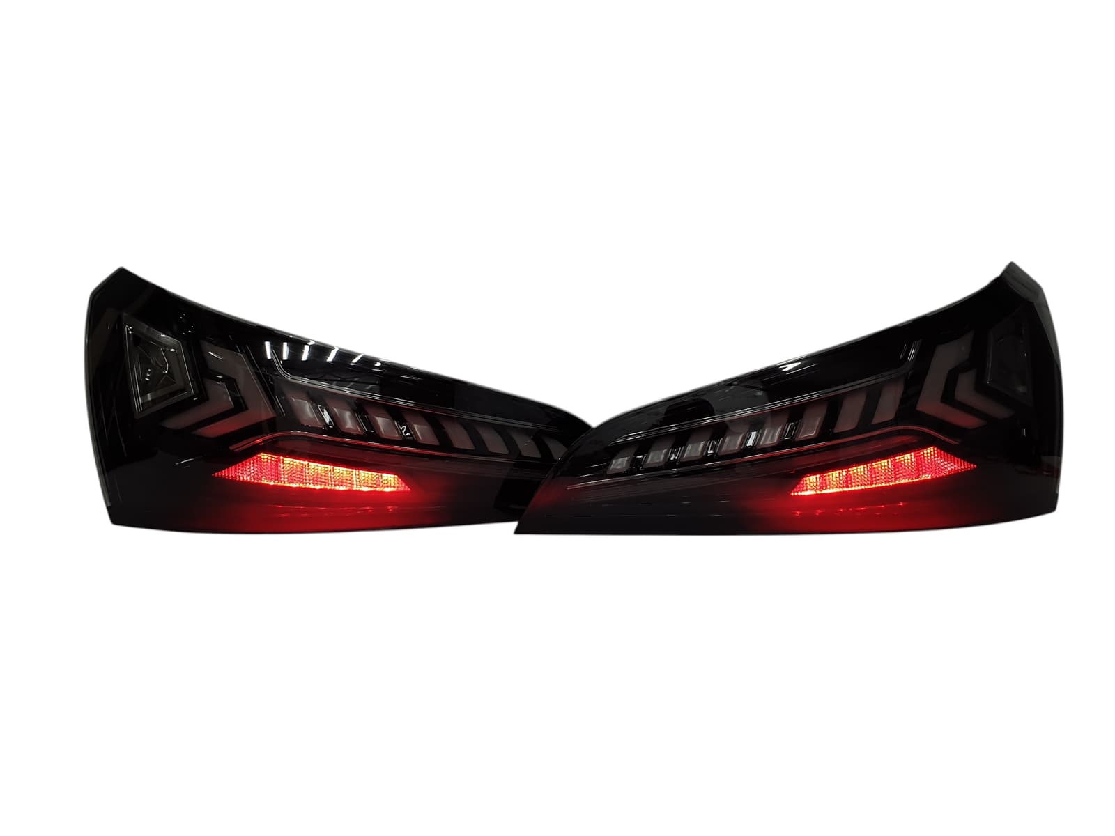 Задні ліхтарі Led (Smoke) на Audi Q5 8R 2008-2012 року 4