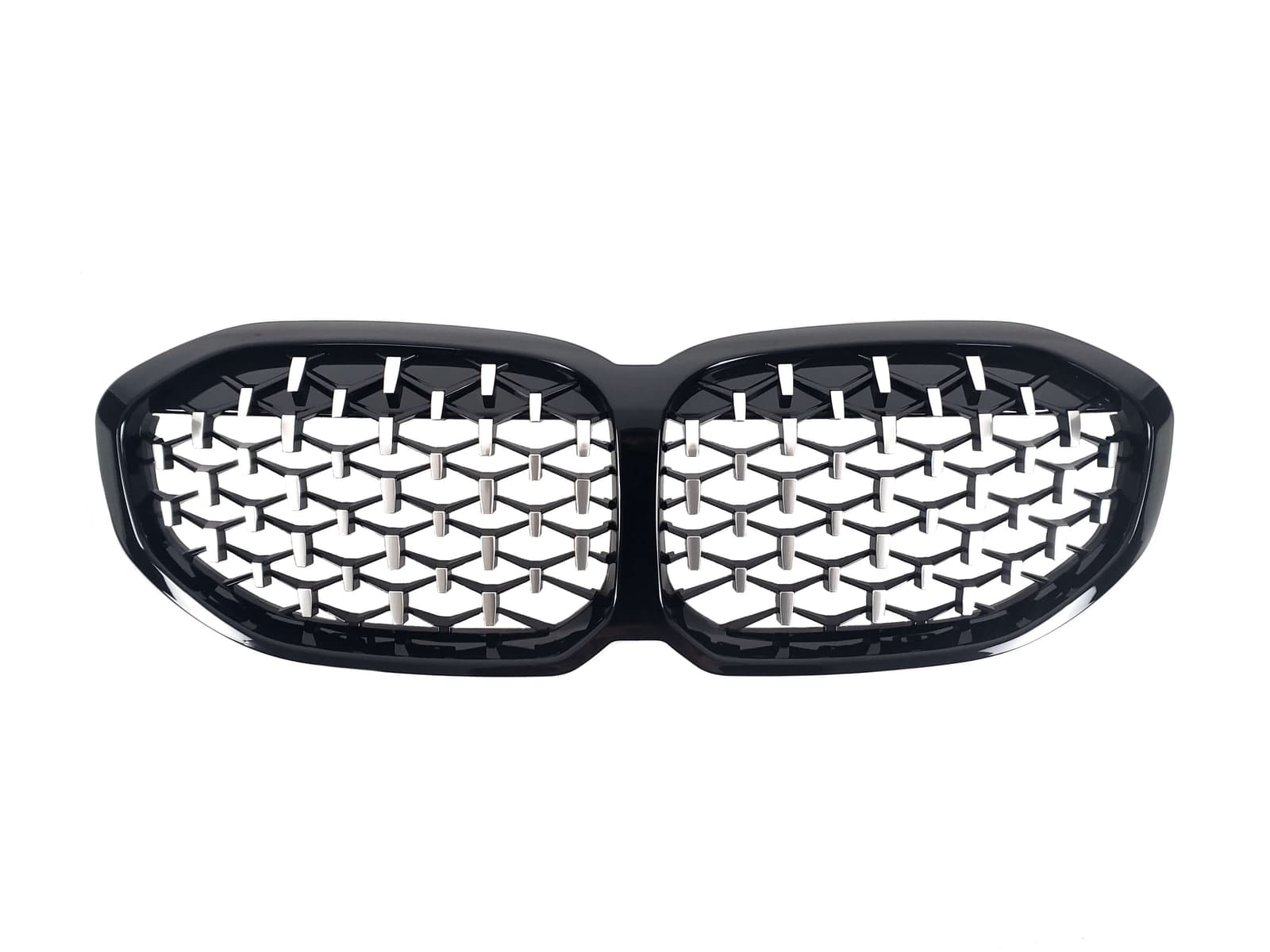 Ніздрі Diamond Silver на BMW 1 Series F40 / F41 2019-2023 року