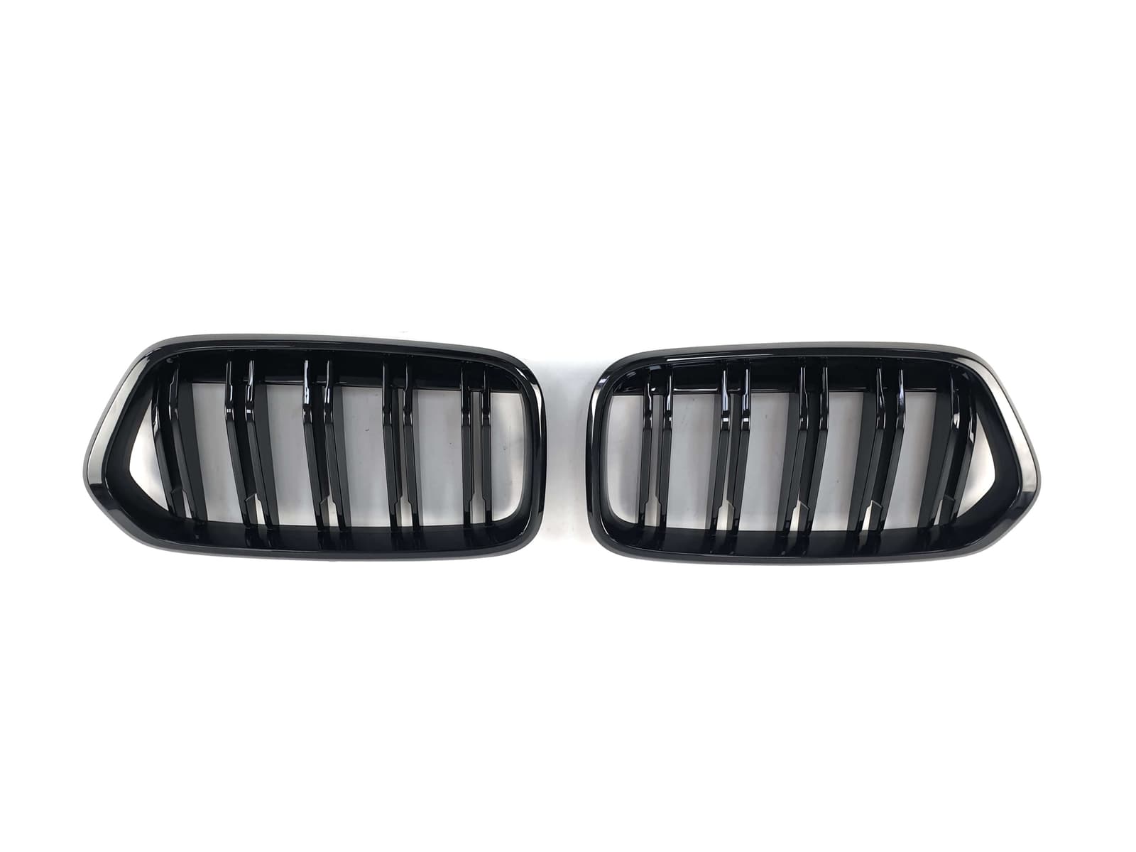 Ніздрі Чорний глянець (Подвійні M-Look) на BMW X2 F39 2018-2022 року