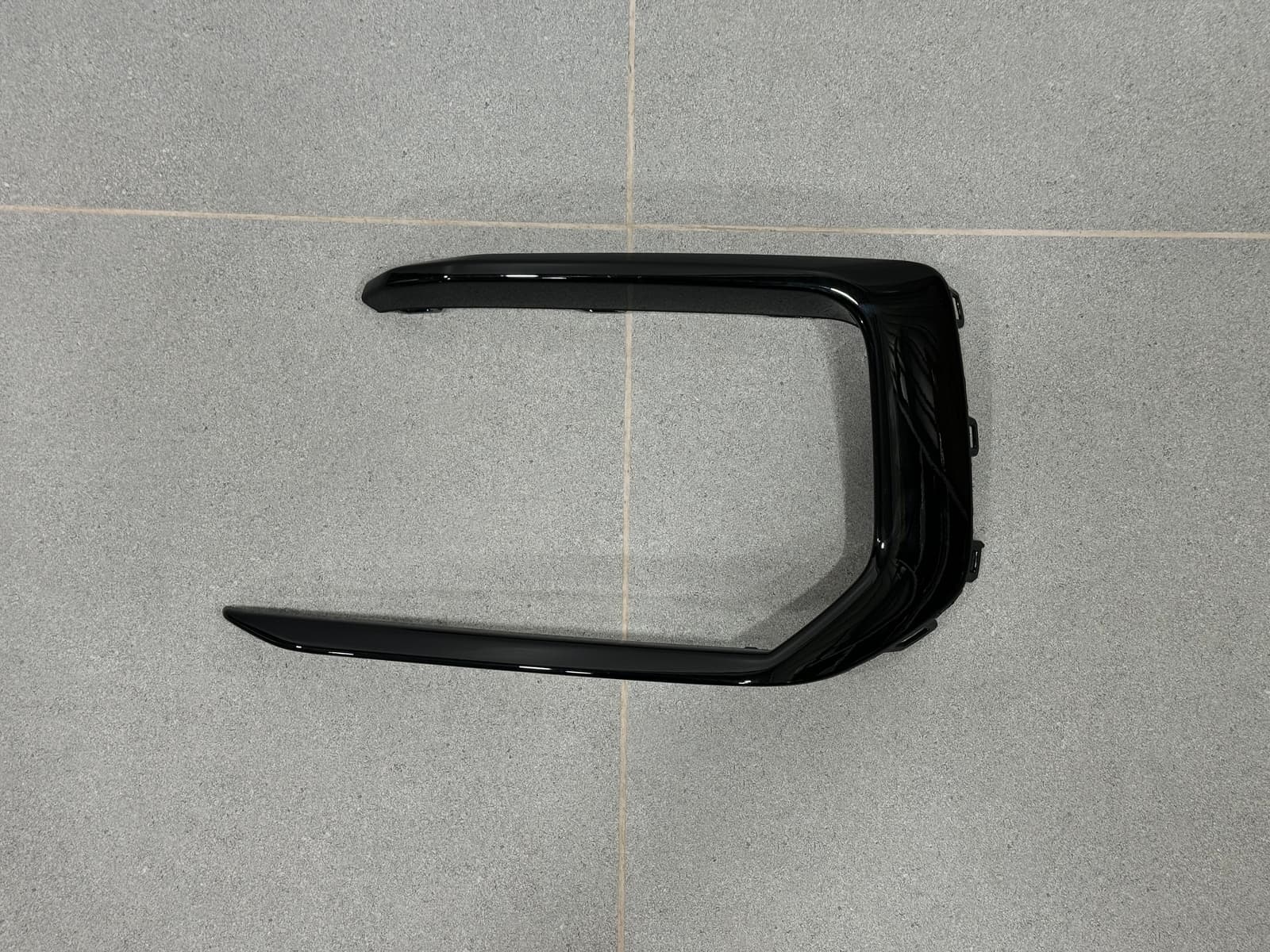 Накладка молдинг переднього бампера ЛІВА AUDI A6 C8 s-line 2022-4KD-807-967-G