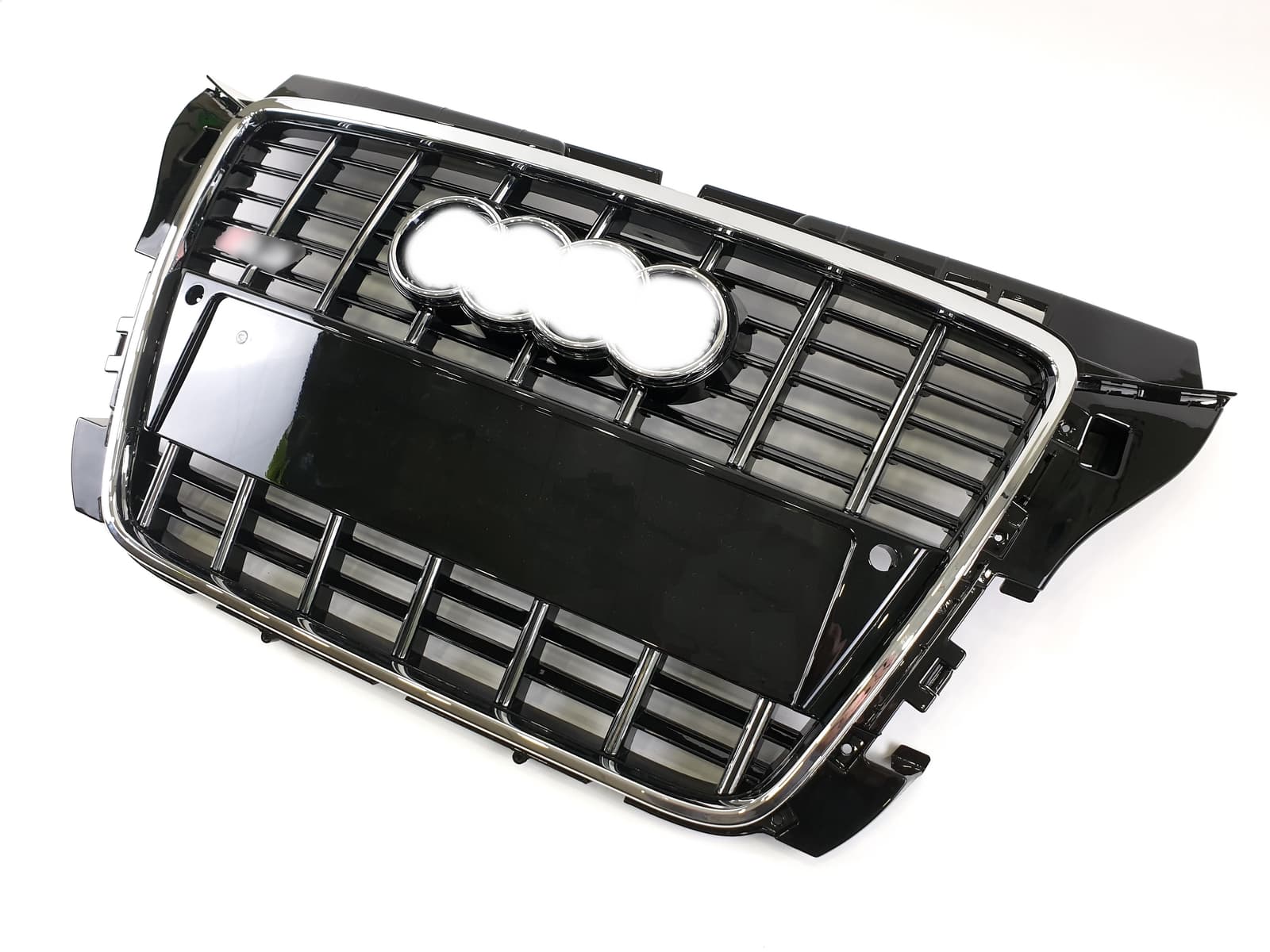 Решітка радіатора Chrome Black (в стилі S3) на Audi A3 8P 2008-2012 року 2