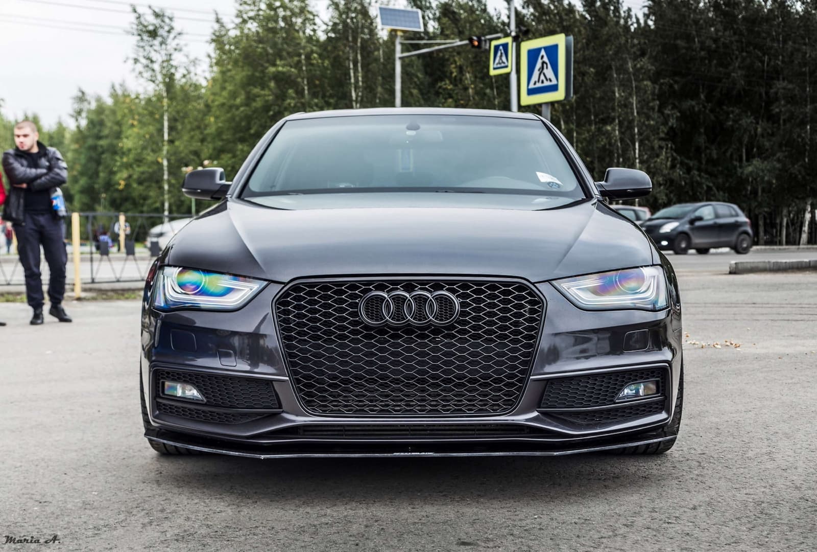 Решітка радіатора Full Black (стилі RS4) на Audi A4 B8 2011-2015 року 4