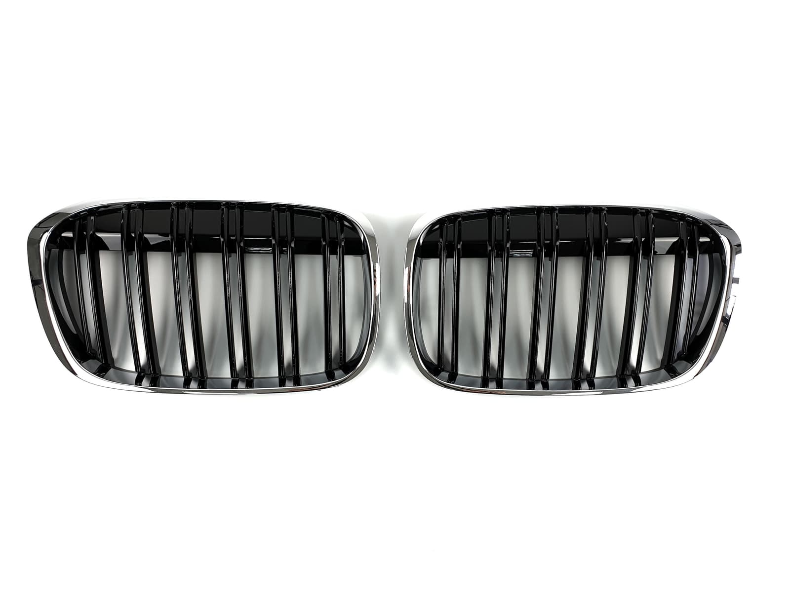 Ніздрі Чорні Глянець Хром Рамка (Подвійні M-Look) на BMW X1 F48 2015-2019 року