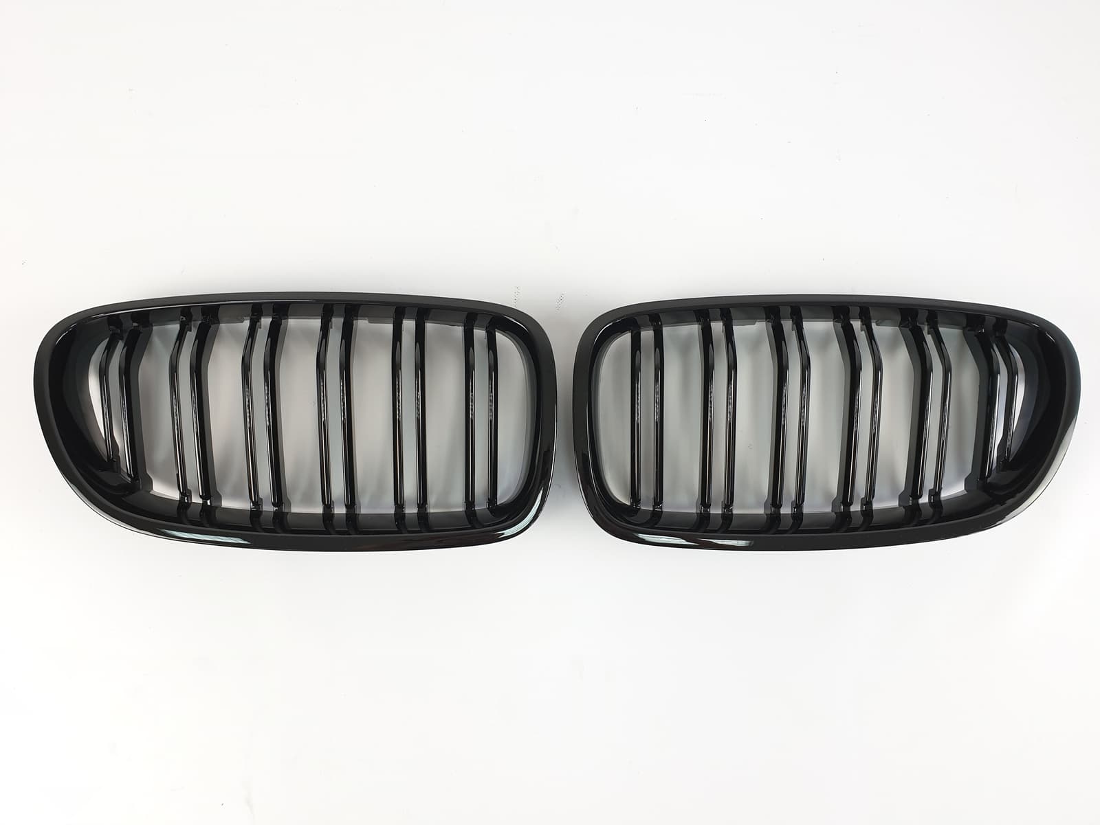 Ніздрі Чорний глянець (Подвійні M-Look) Китай на BMW 5 Series F10 / F11 2010-2017 року