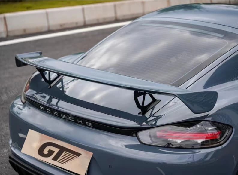 Спойлер карбоновий GT4