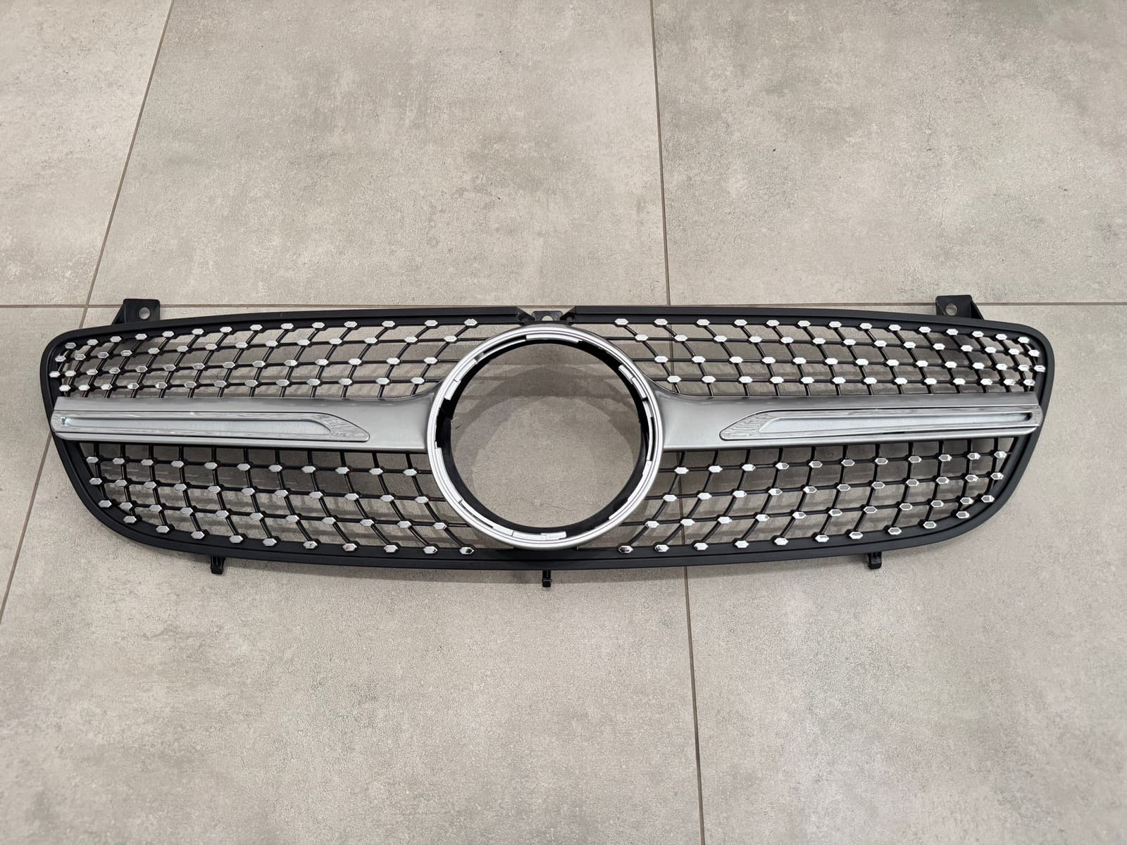 Решітка радіатора DIAMOND Mercedes Benz Vito W639 2003-2009