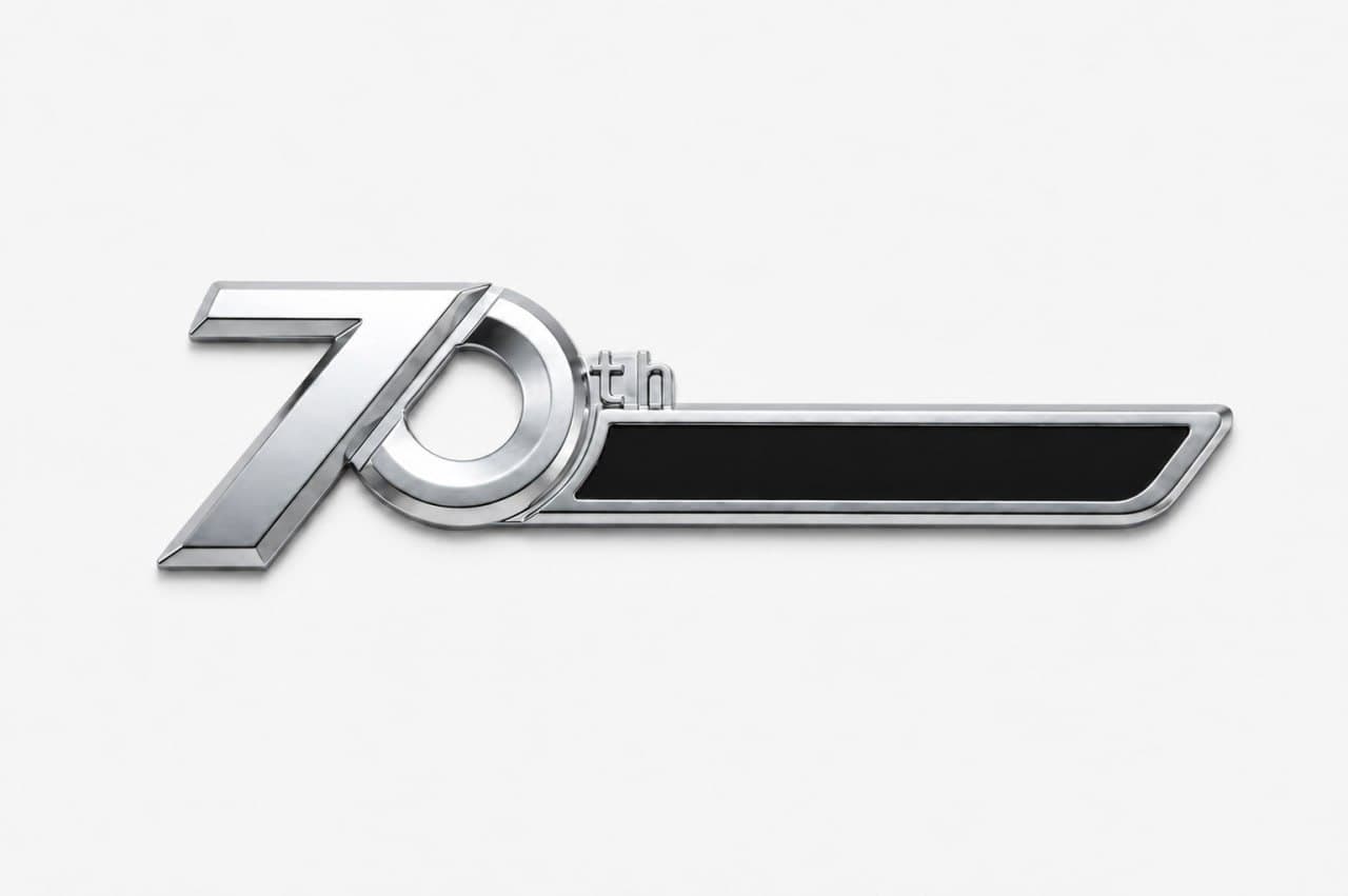 Напис 70 років Toyota (22см*6,3/2,5см)