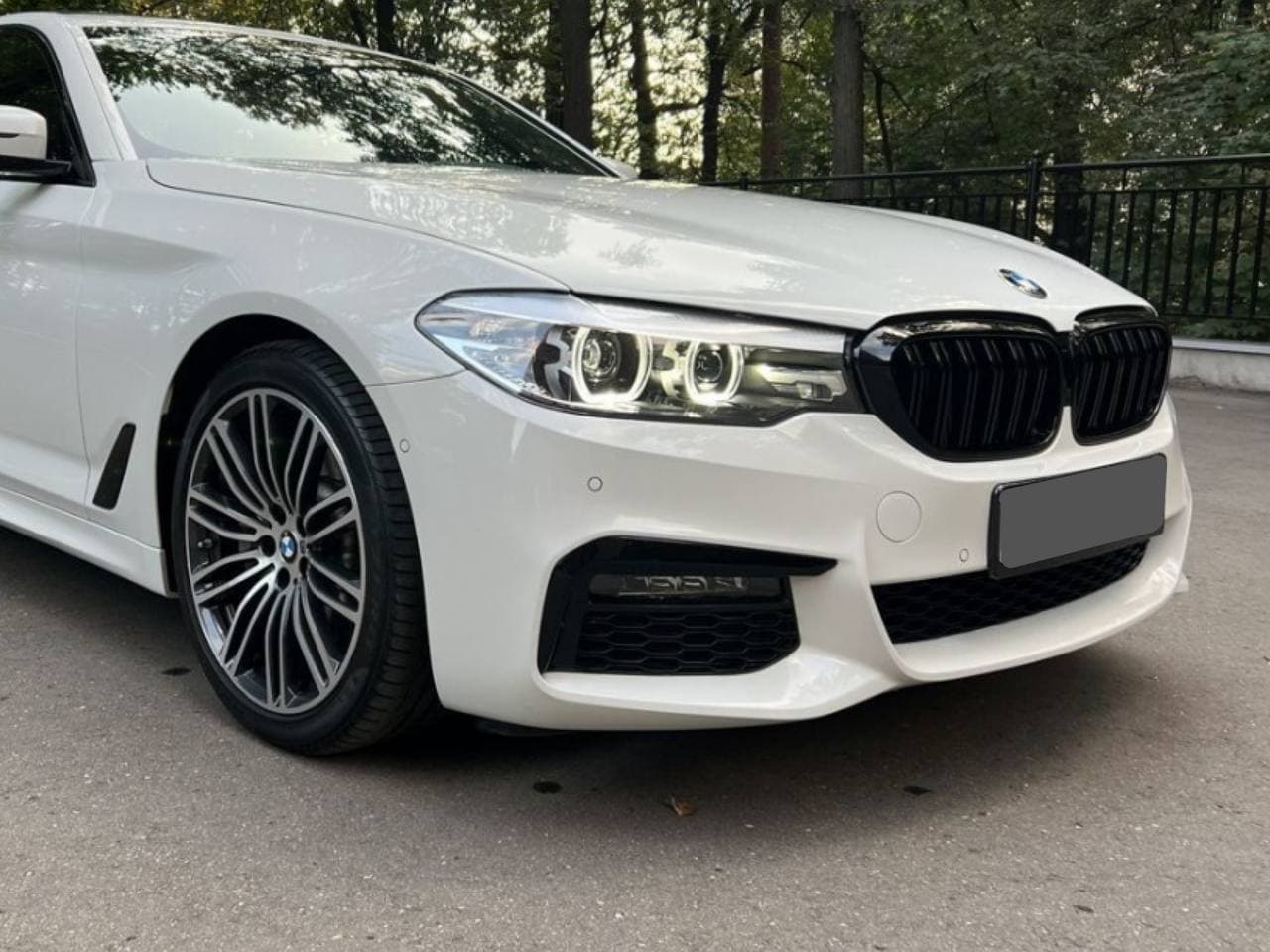 Передній бампер M Paket BMW 5 Series G30 G31 2017-2020