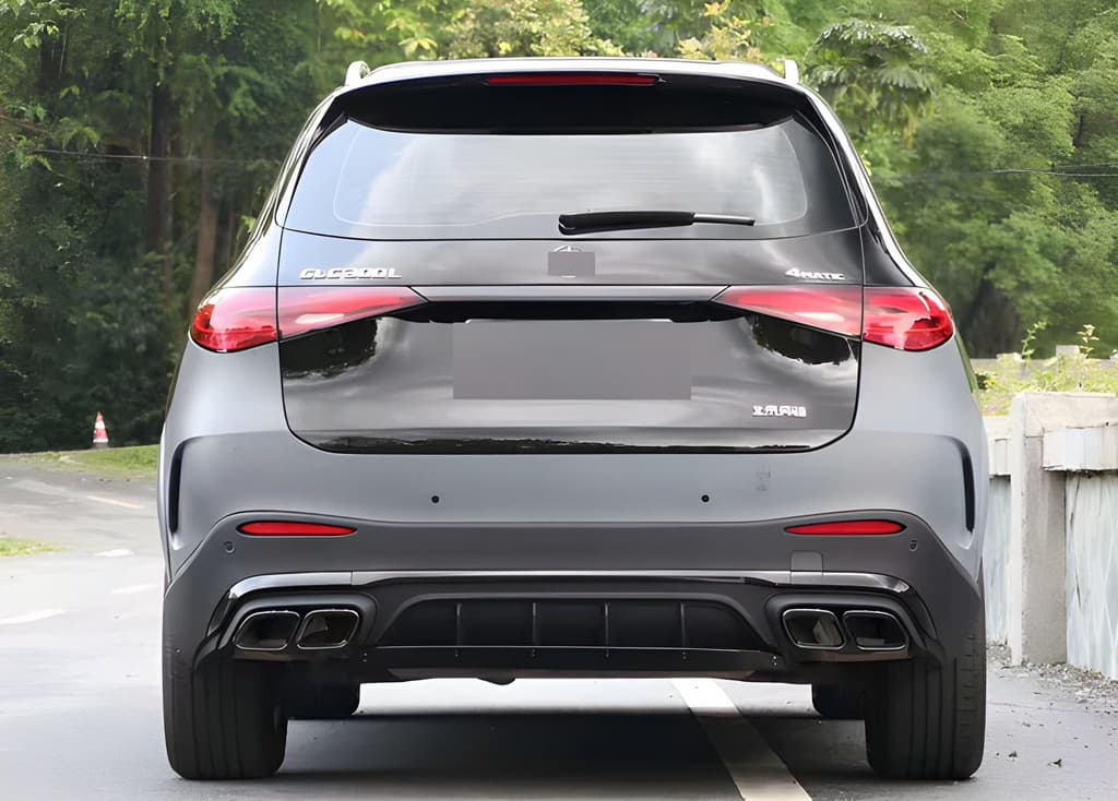 Задній бампер в зібраному вигляді GLC63 AMG
