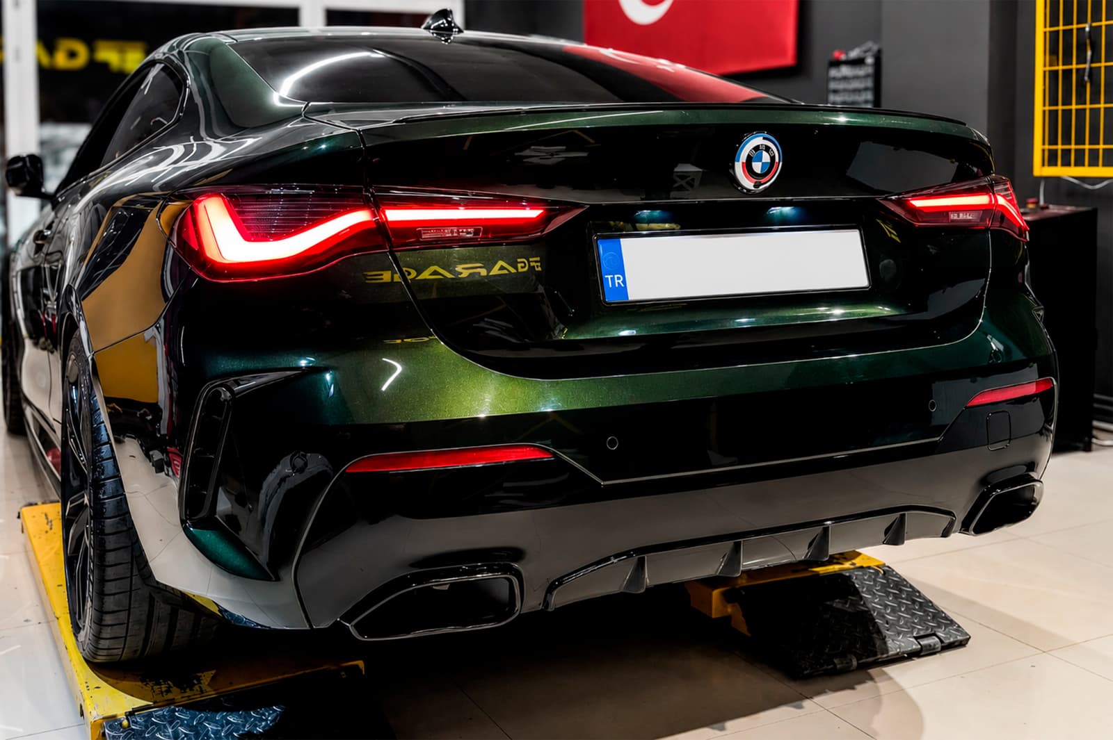 Дифузор заднього бампера з насадками (для G22/G23 M-Sport)