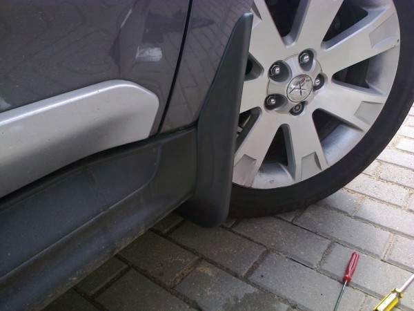 Бризковики передні Mitsubishi Outlander XL 2007-2012 під широкий поріг комплект 2 шт 4