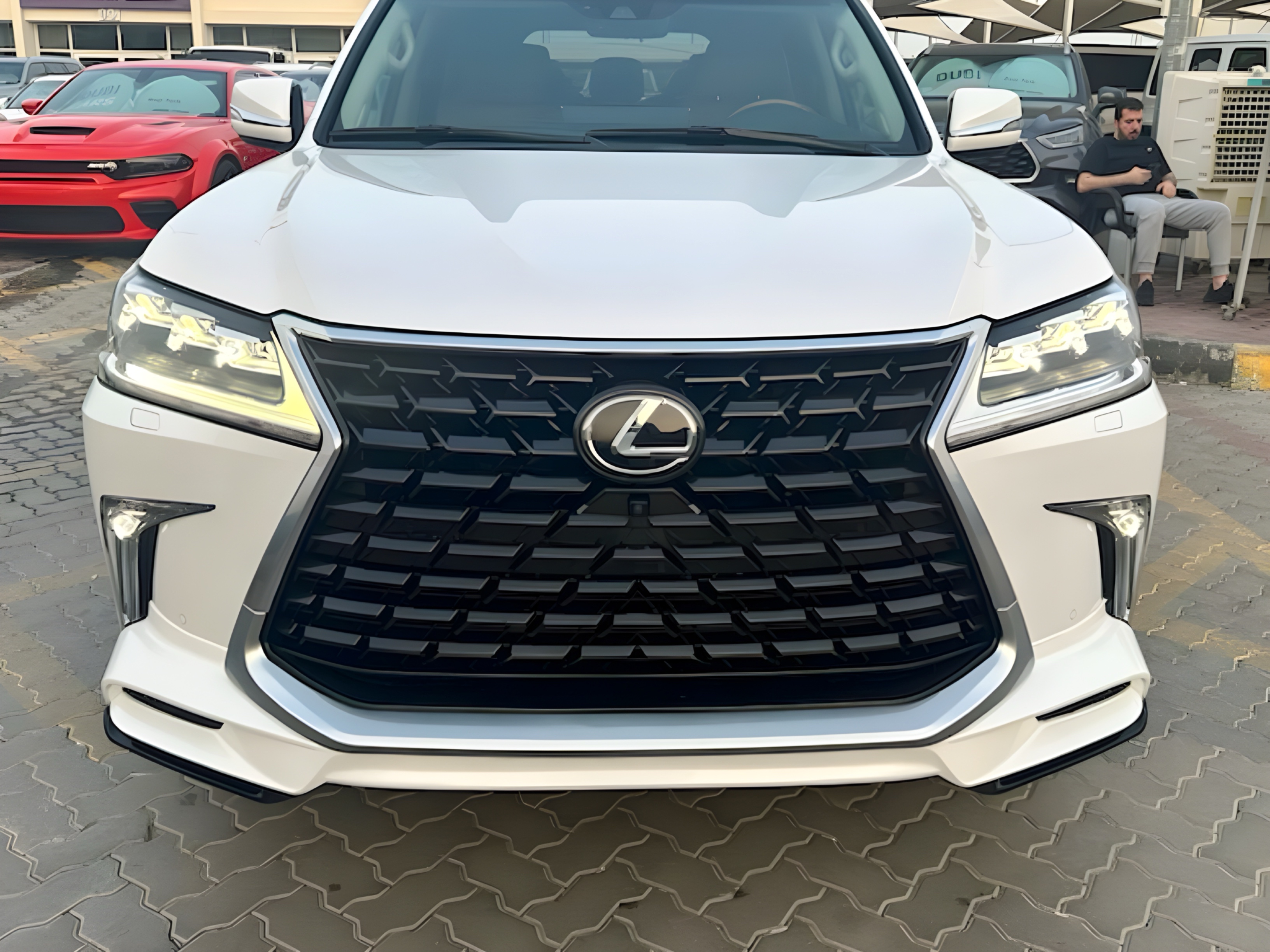 Обвіс спідниця переднього бампера Lexus LX 570 450d 2015-2022 колір білий 2