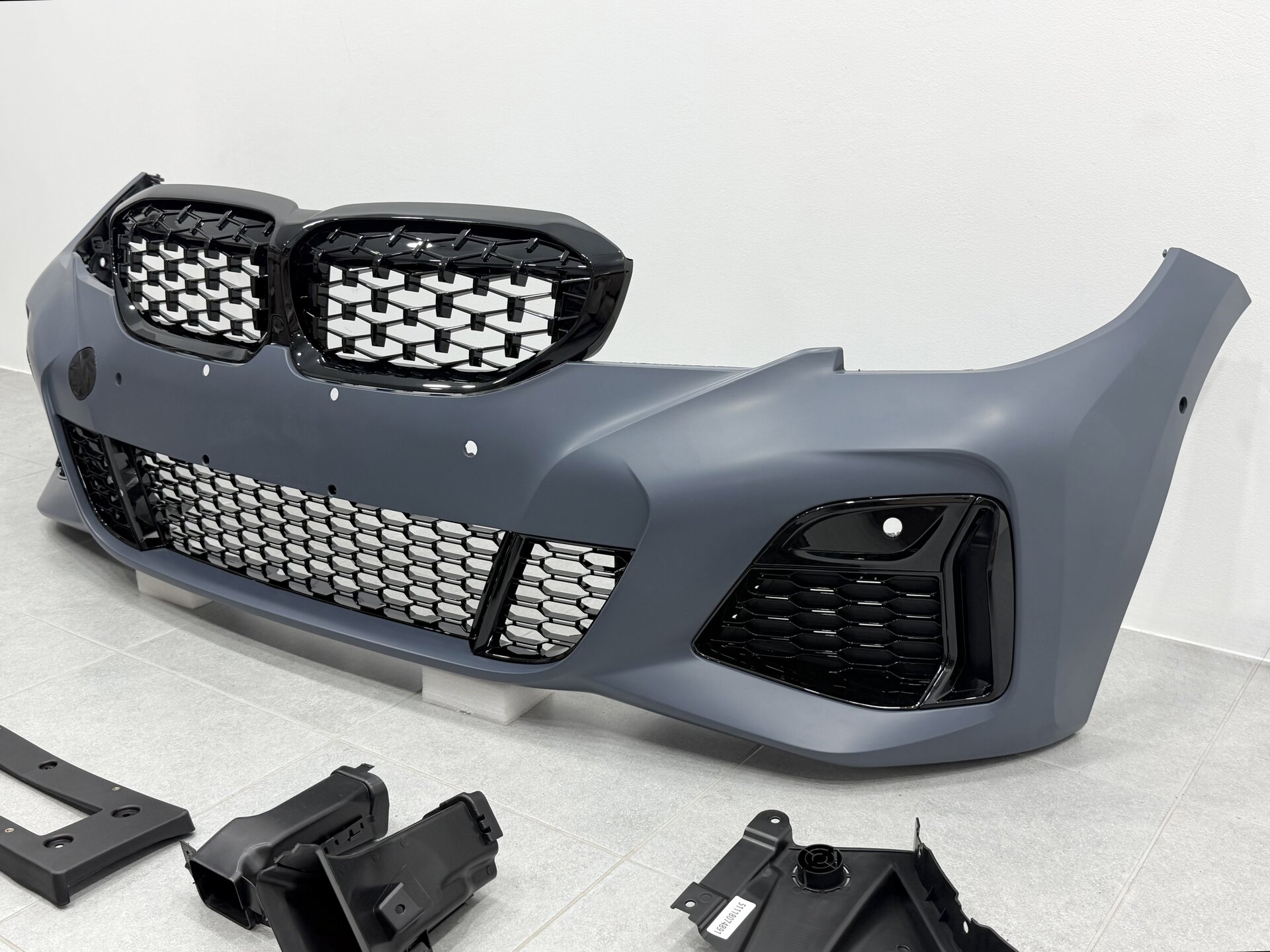 Бампер передній з решіткою M340i Shadowline BMW 3 series G20 2018-2022 3