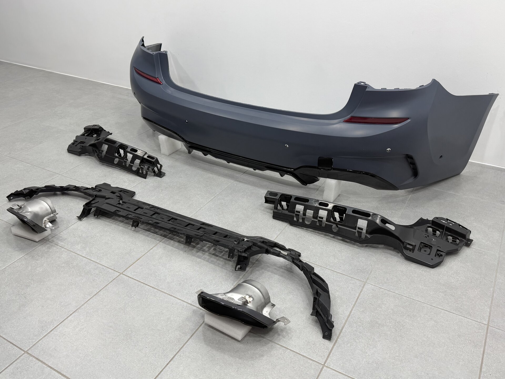 Бампер задній з насадками M340i для BMW 3 series G20 2018-2022 5