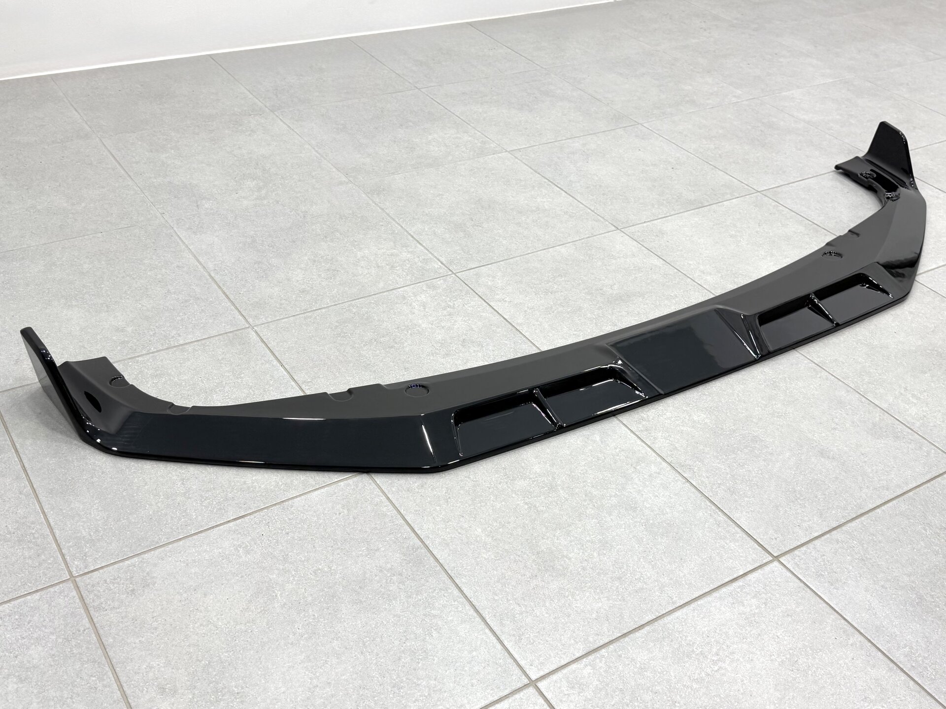Спідниця накладка переднього бампера BMW X5M G05 F95 2023+ ABS пластик, чорний глянець 5