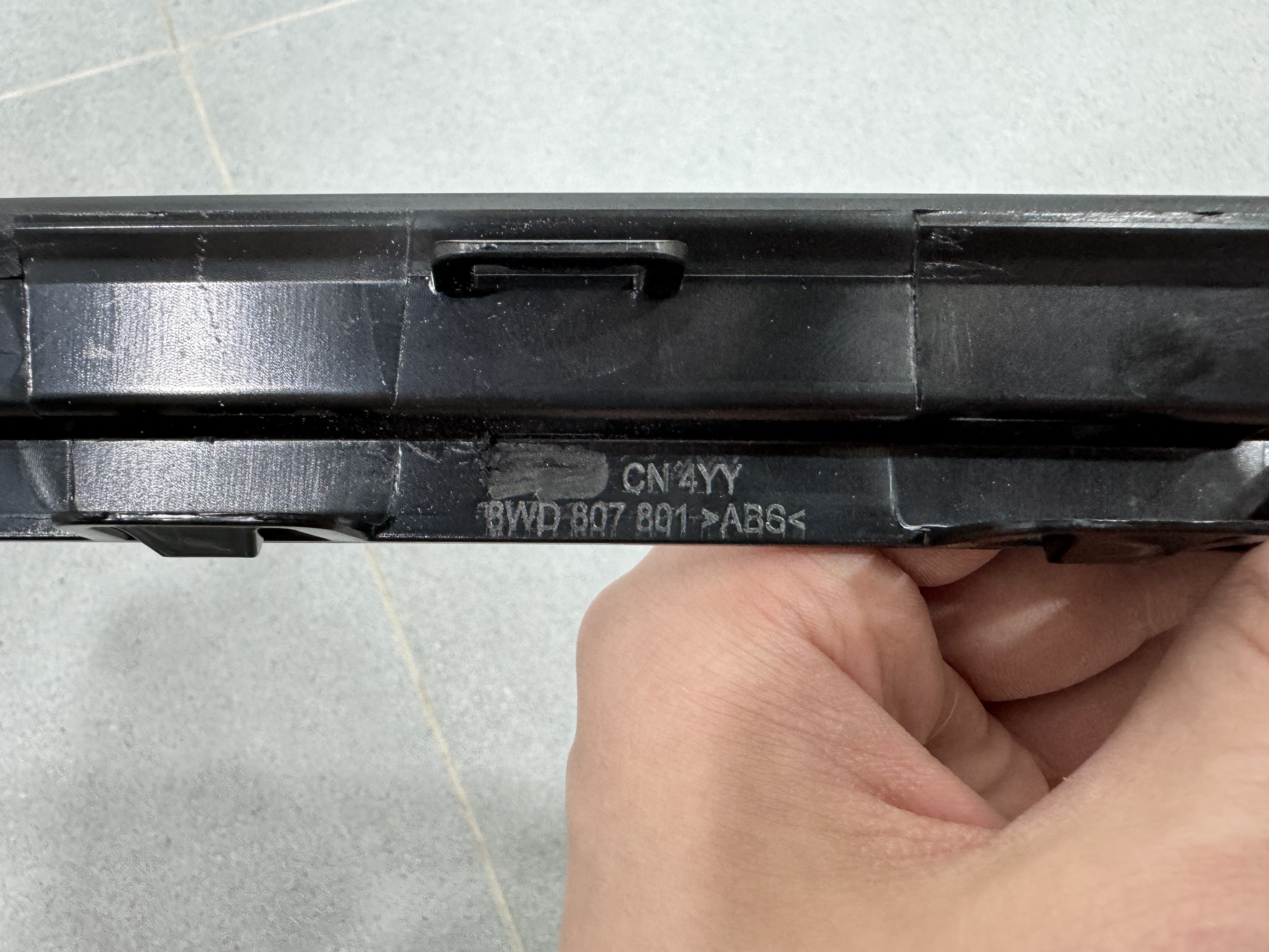 Верхня накладка (решітки) переднього бампера Audi A4/S4/RS4 (B9) 2020-8W0807801/8WD 807 801 2