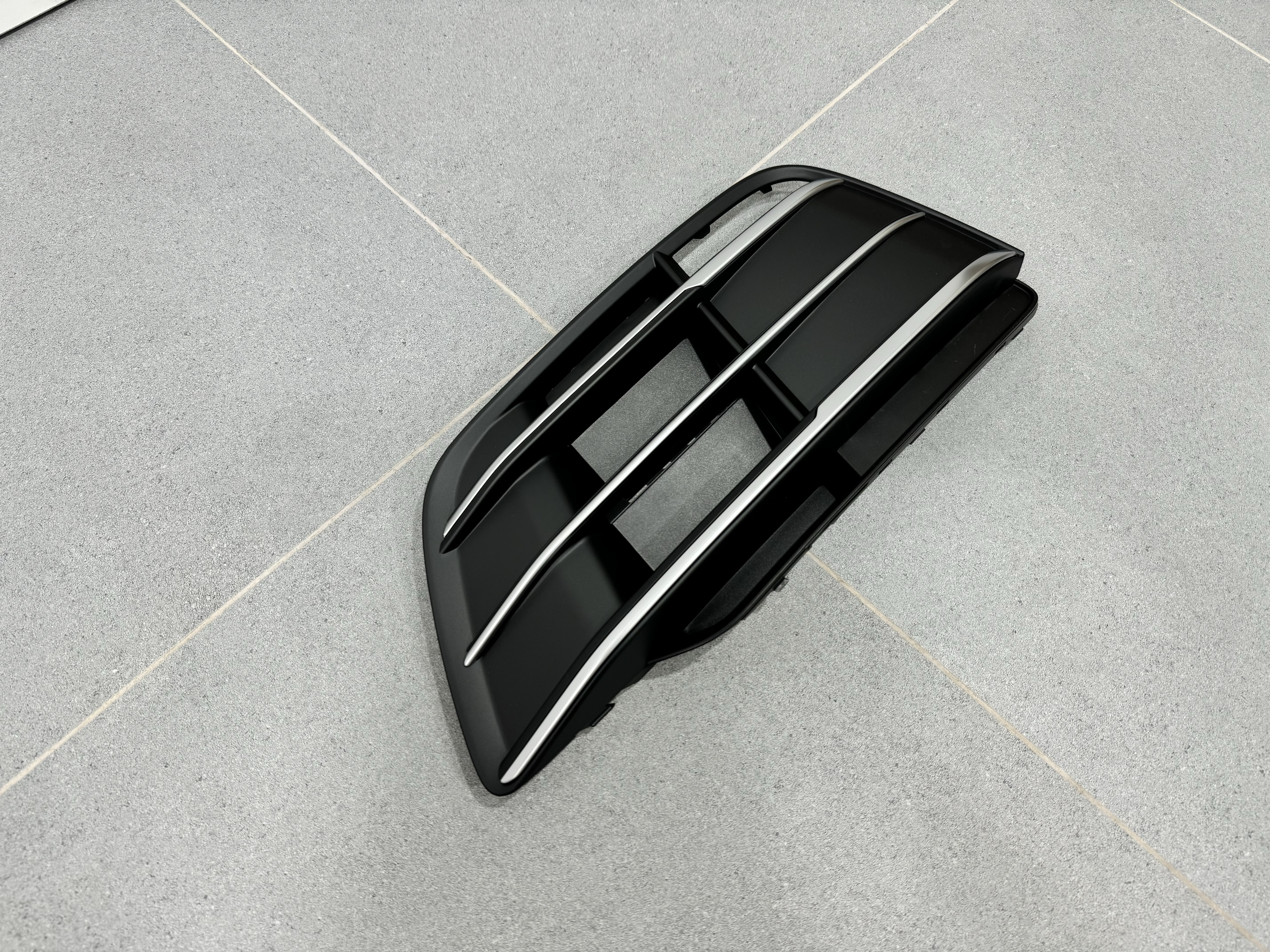 Решітка бампера ЛІВА 80D807679J S-Line для AUDI Q5 2017-2020 2