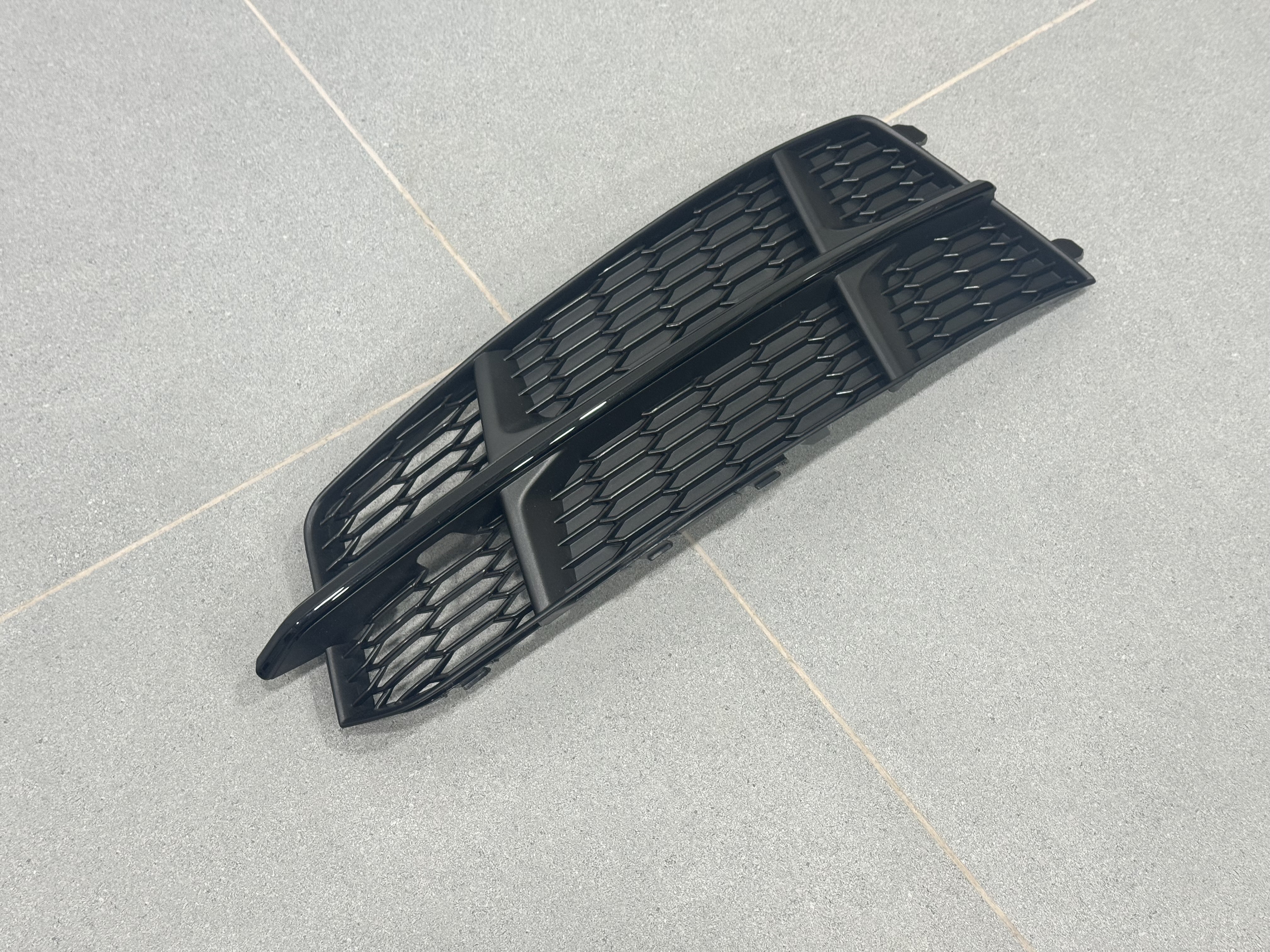 Решітка в бампер ліва BLACK S Line - AUDI A6 (С7 рест.) 4G0807681AN 5