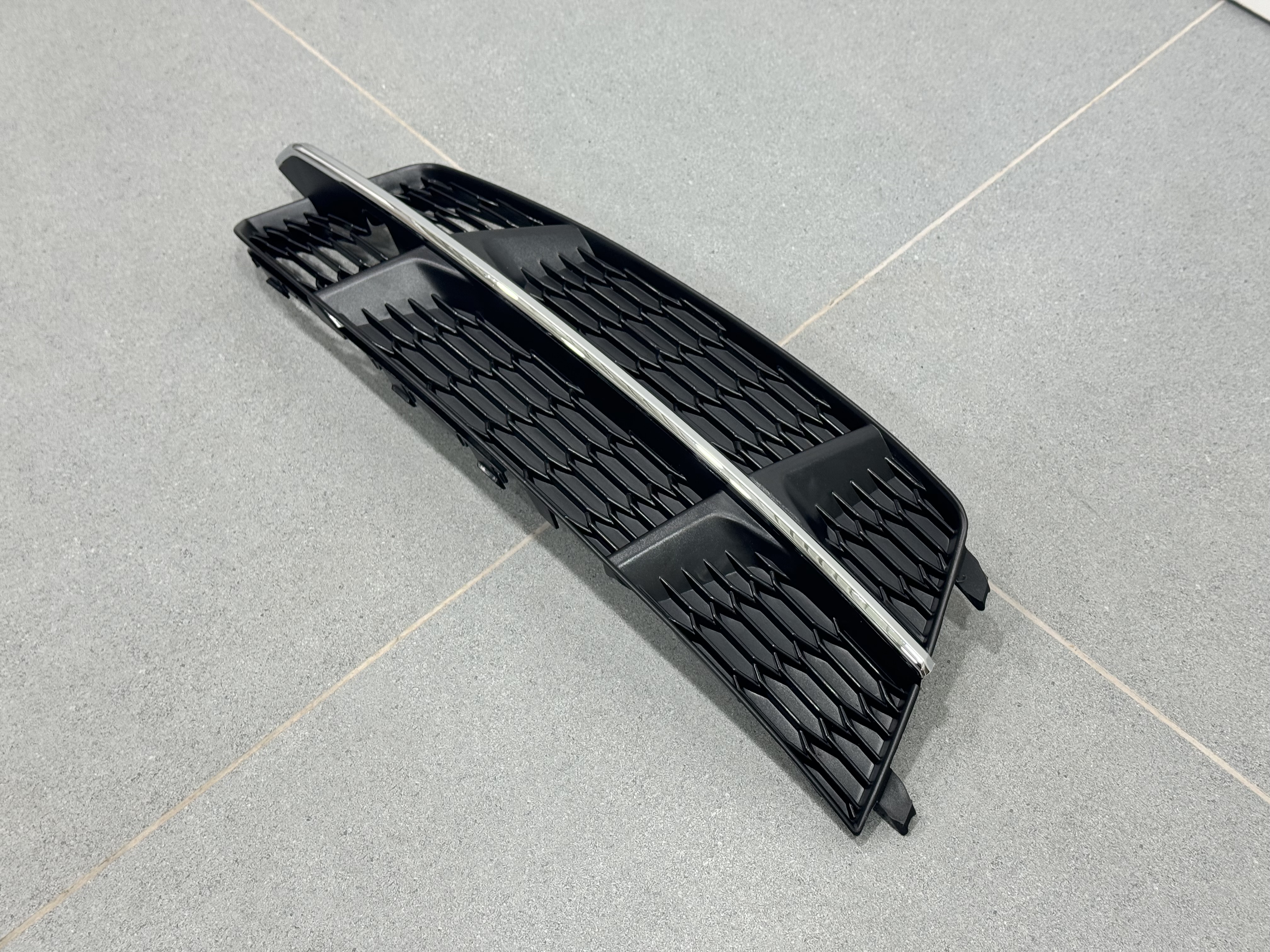 Решітка в бампер ЛІВА CHROME S Line - AUDI A6 С7 2015-2017 4G0807681AN / 4G0807647B 5