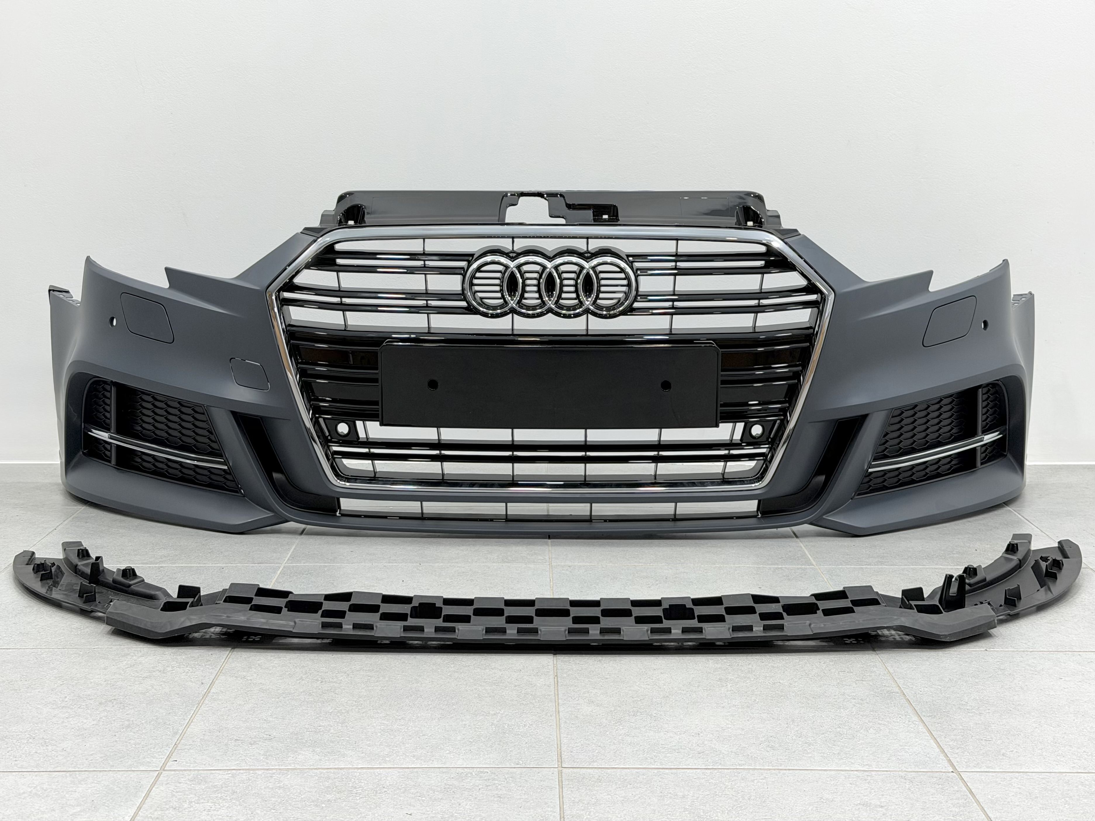 Бампер передній у зборі S-Line для Audi A3 2017-2020 4