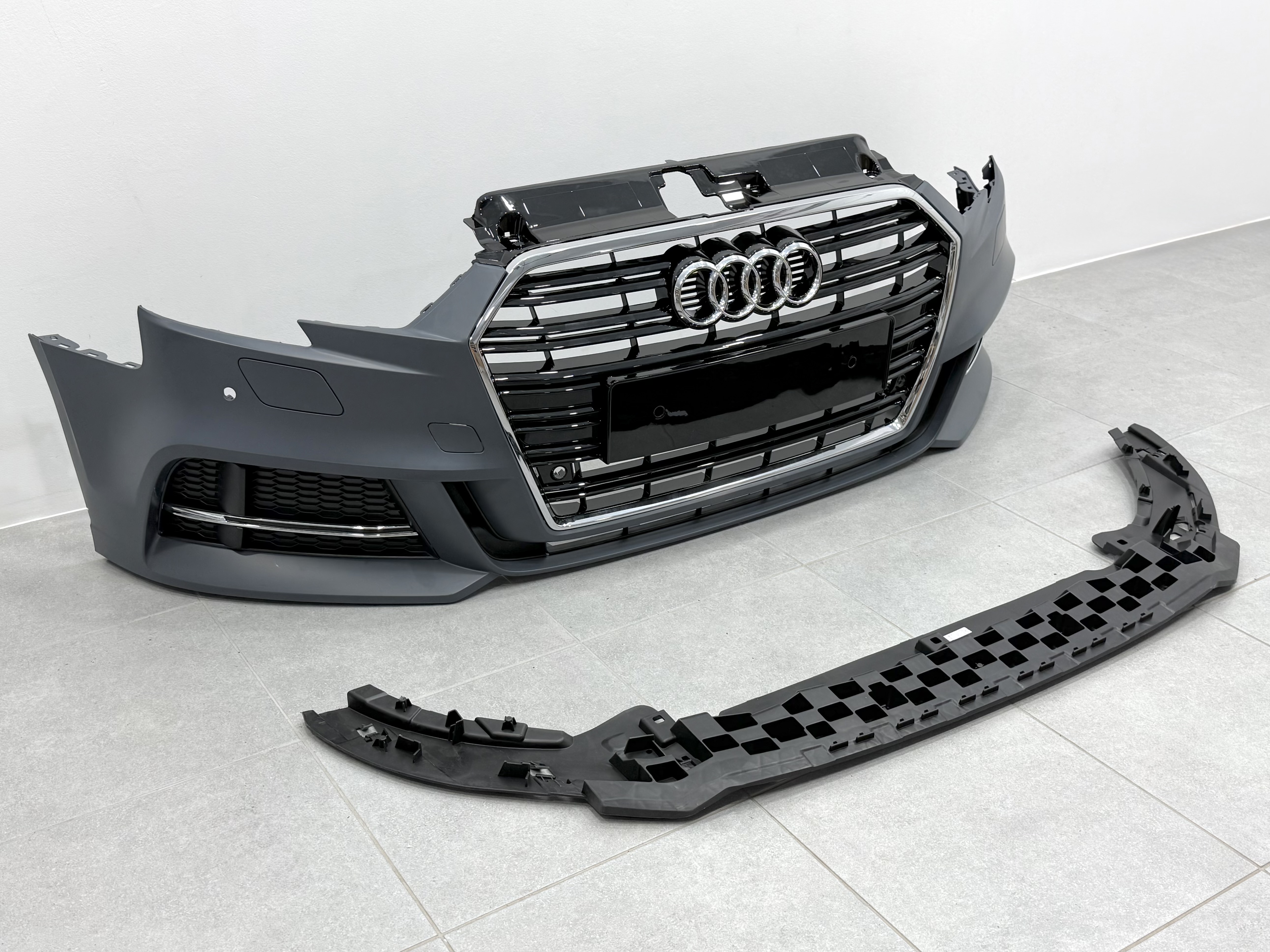 Бампер передній у зборі S-Line для Audi A3 2017-2020 5