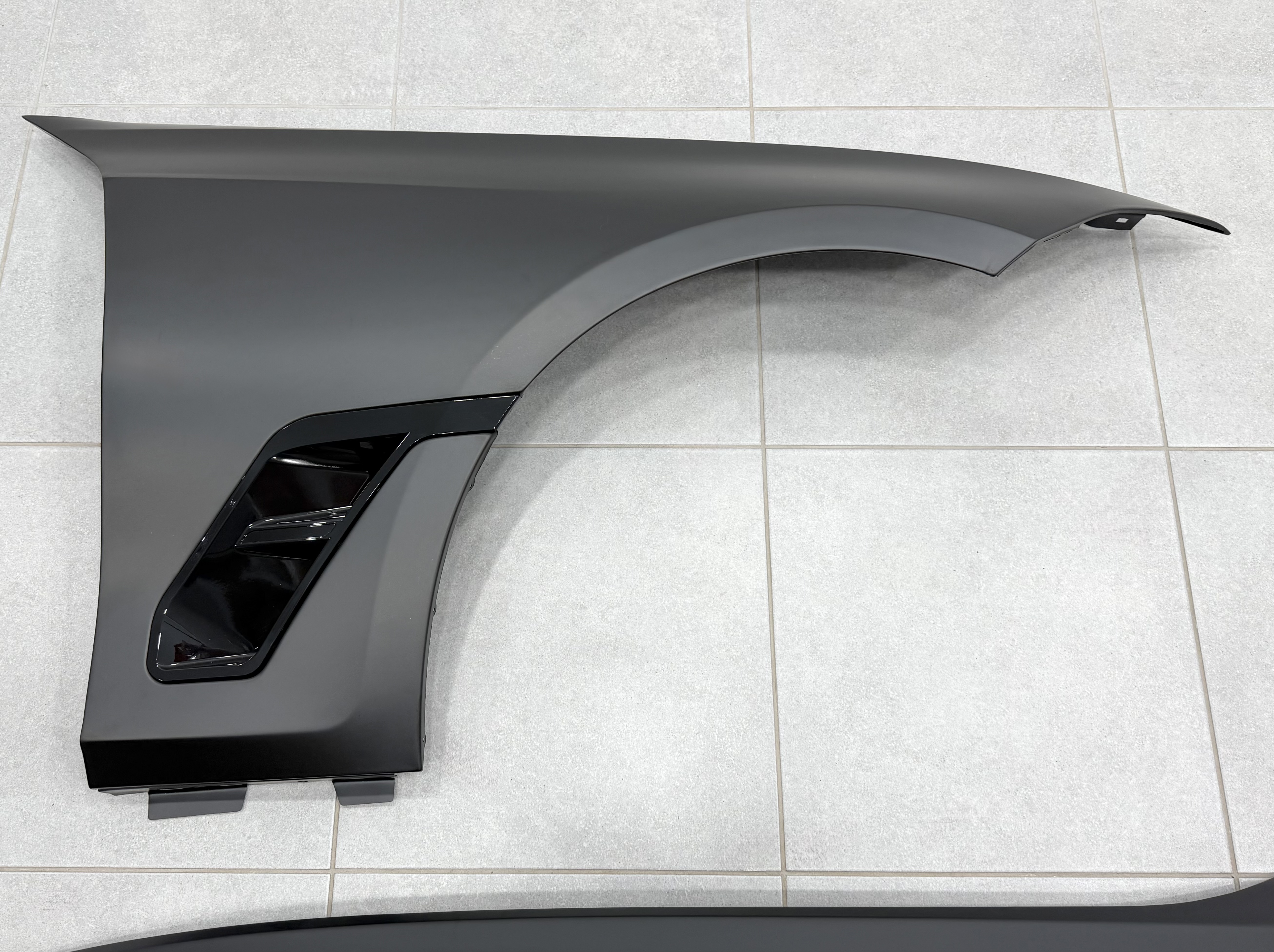 Передні крила у стилі M8 CS для BMW 3 series G20 / G21 2018- 5