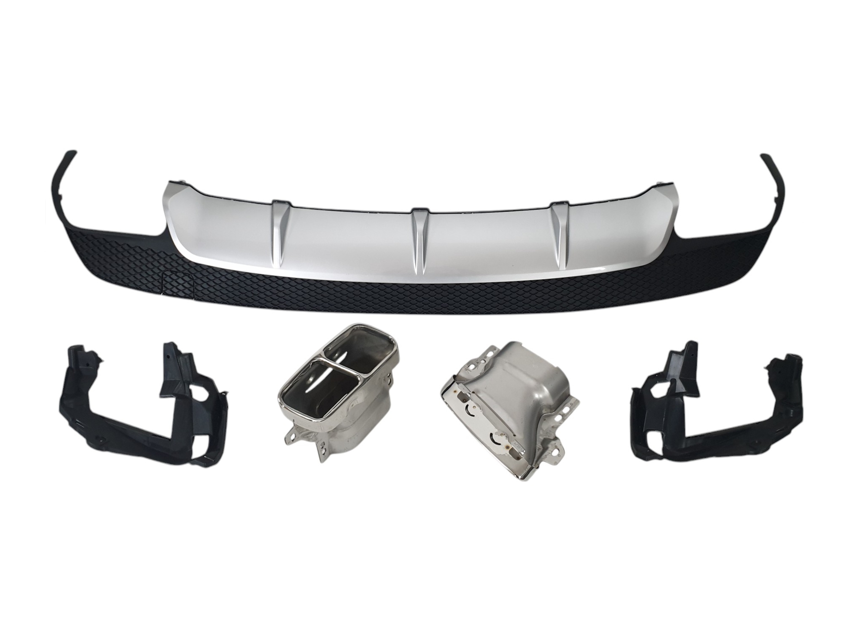 Дифузор (заднього бампера) Silver Black / Chrome Pipe (стиль CLA45 AMG) на Mercedes-Benz CLA-Class C117 2013-2017 року