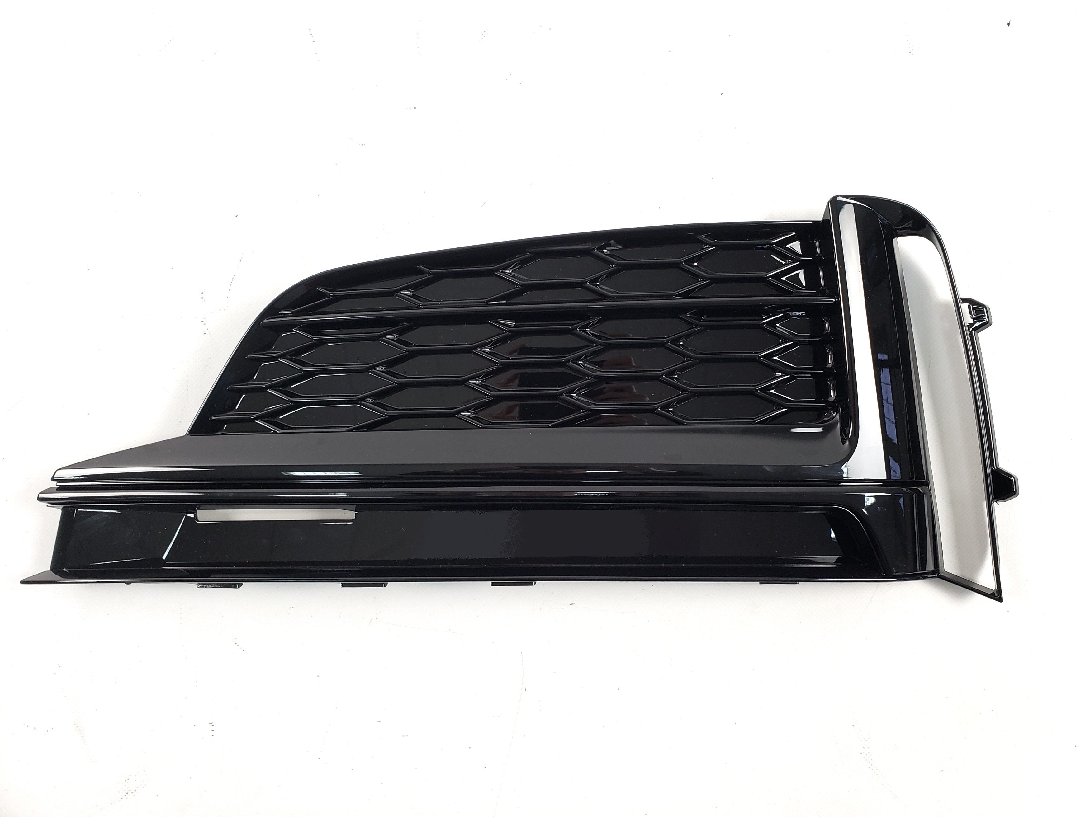 Решітки в бампер Full Black (стиль S5) S-Line на Audi A5 B9 2016-2020 року 3