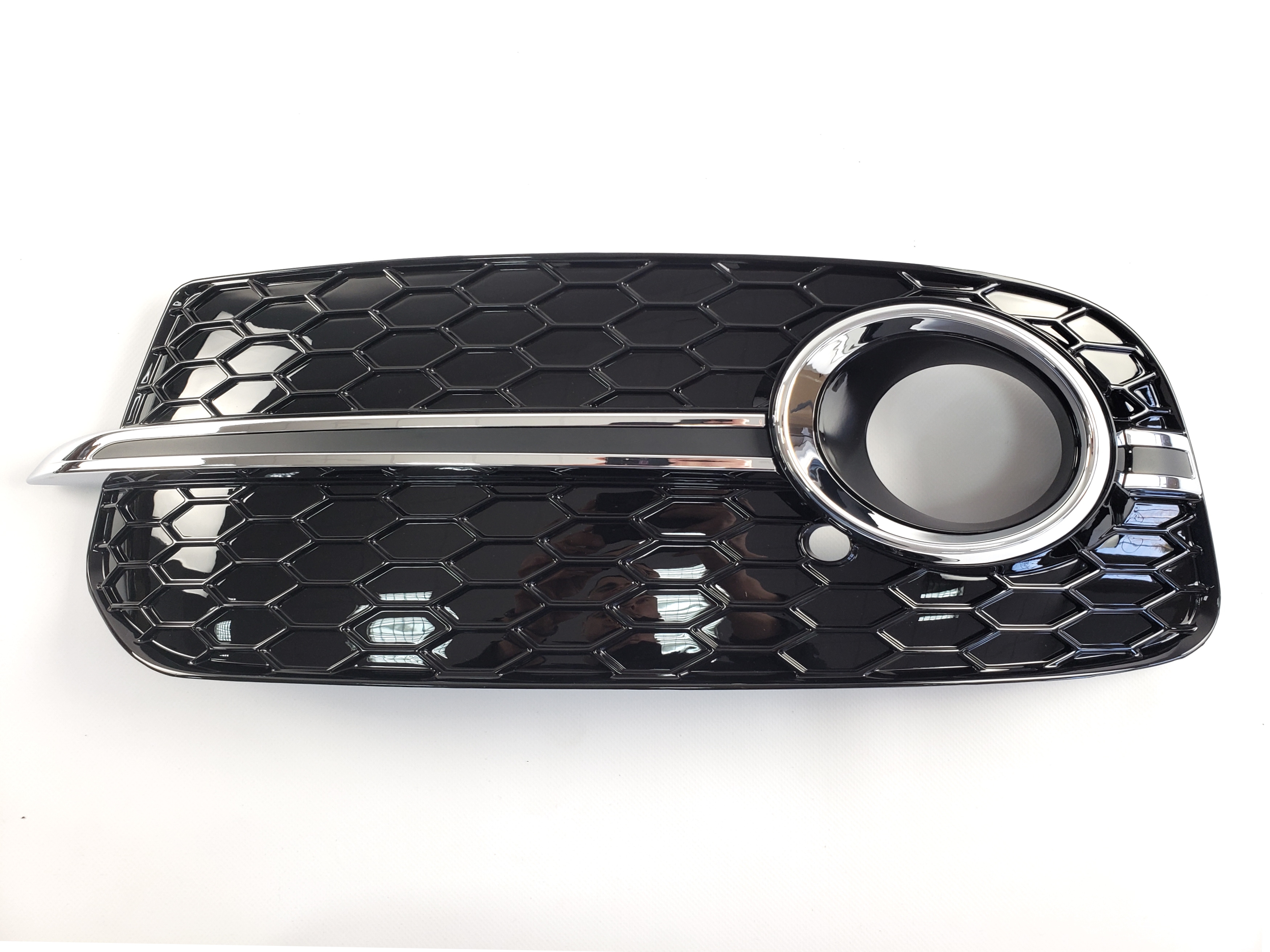 Решітки в бампер Chrome Black (стиль SQ5 під туманки) на Audi Q5 8R 2012-2016 року 3