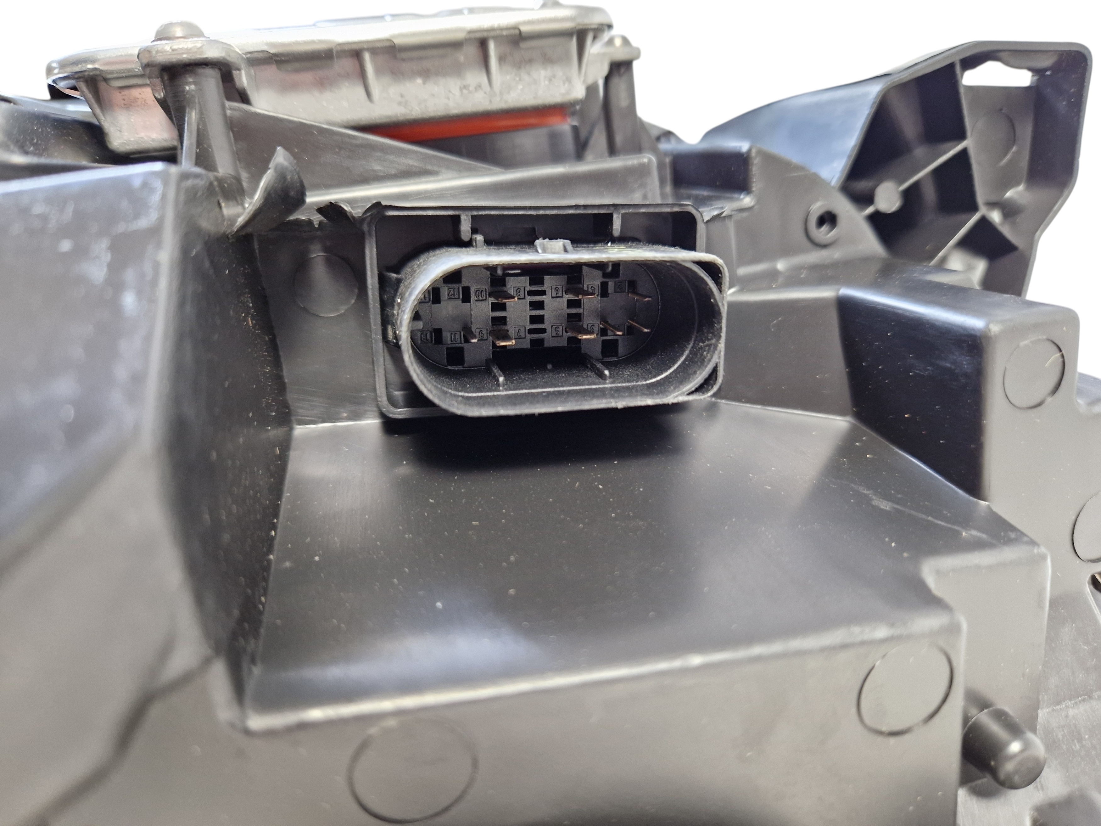 Передні фари Bi-Xenon (LH) комплектна на Mercedes-Benz ML-Class W166 2011-2015 року 5