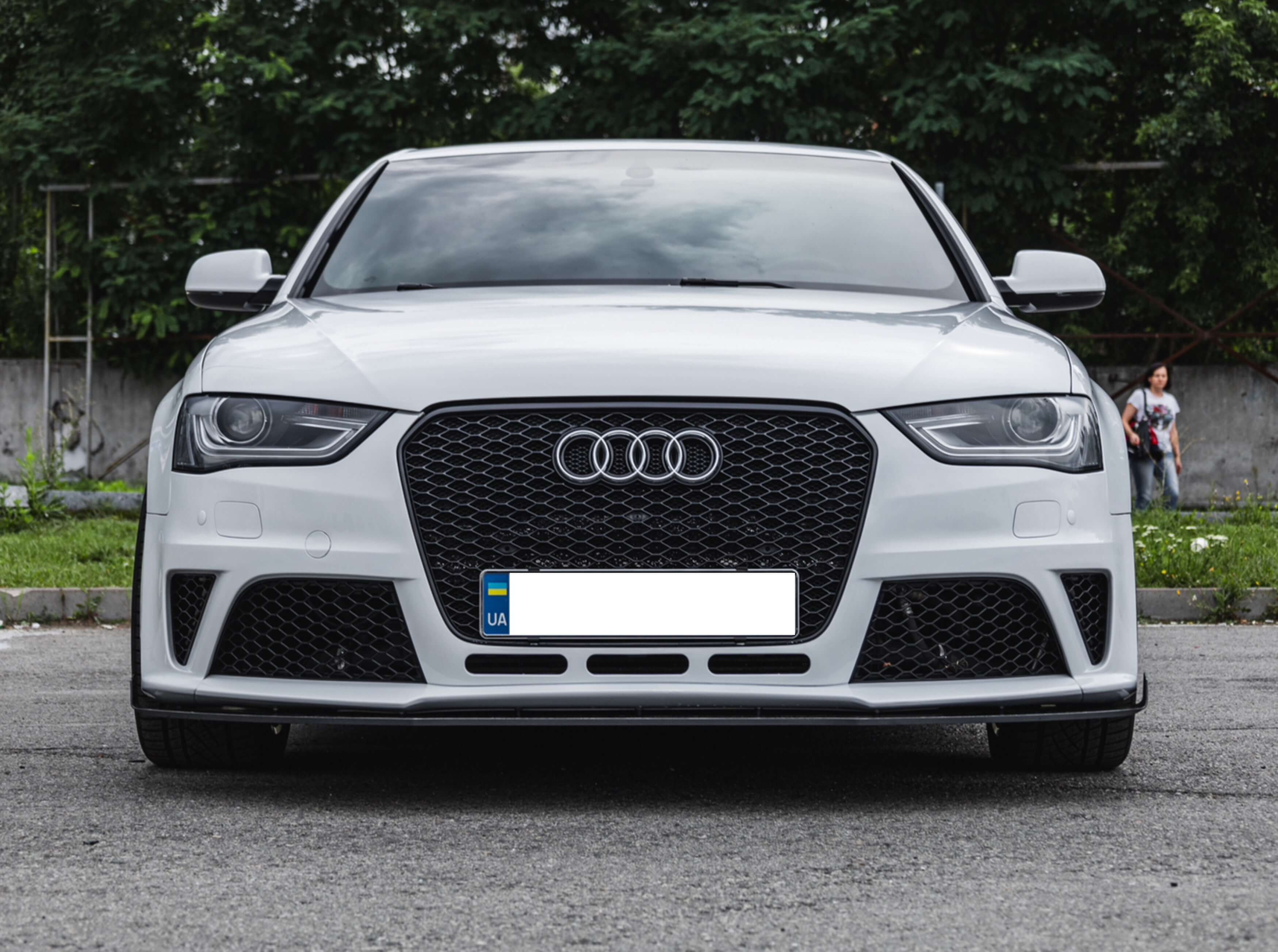 Передній бампер (стиль RS4) на Audi A4 B8 2011-2015 року 6