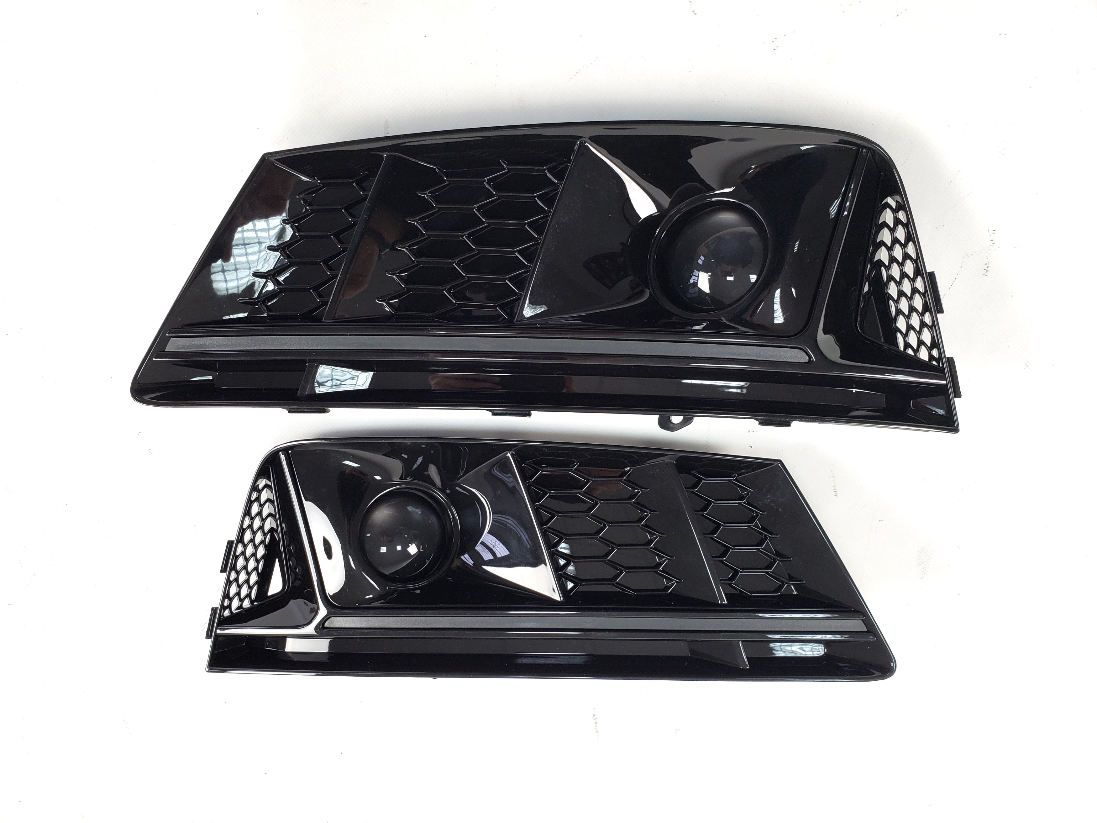 Решітки в бампер Full Black (в стилі S4 під радари) на Audi A4 B9 2015-2019 року