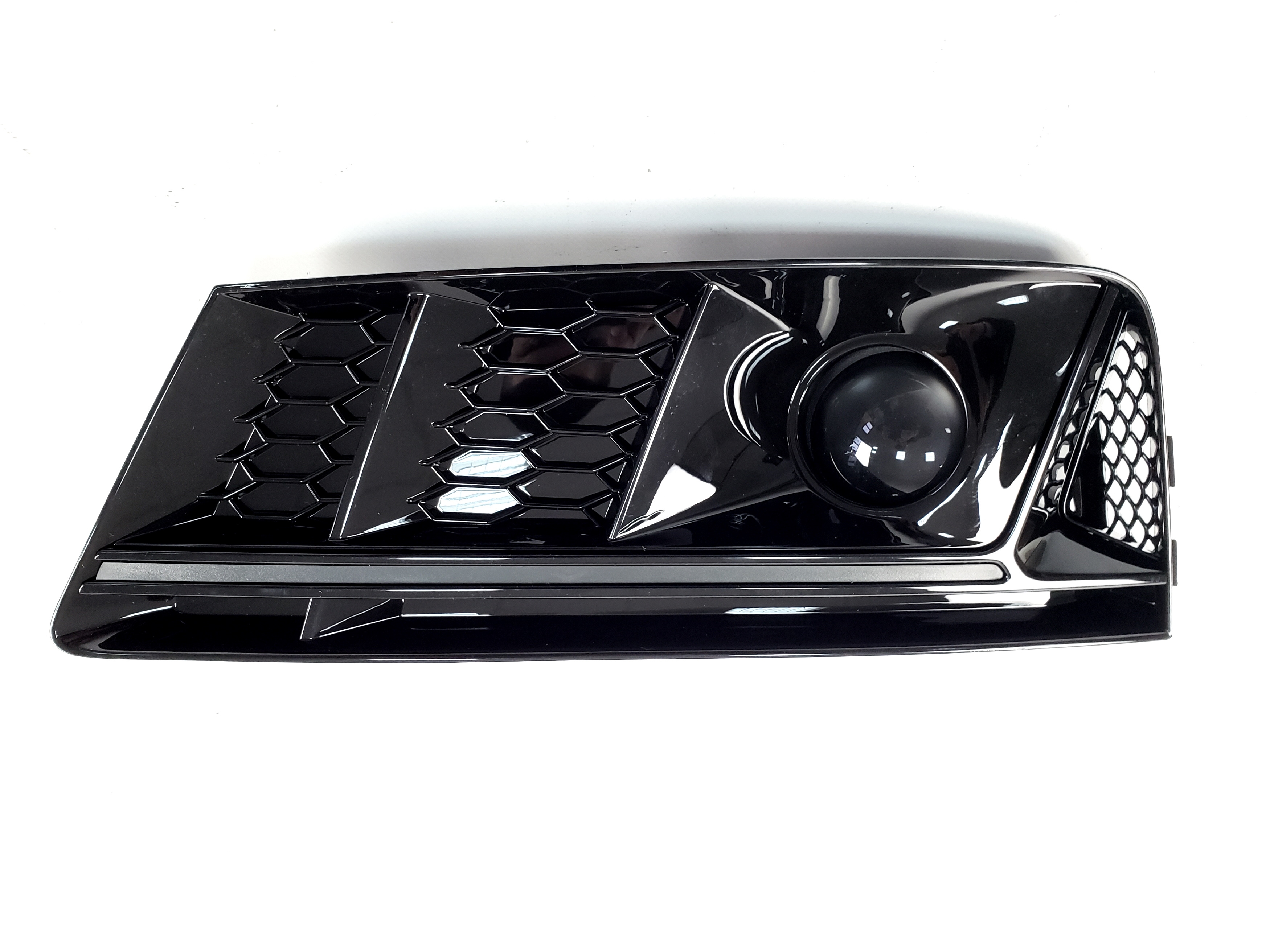 Решітки в бампер Full Black (в стилі S4 під радари) на Audi A4 B9 2015-2019 року 4