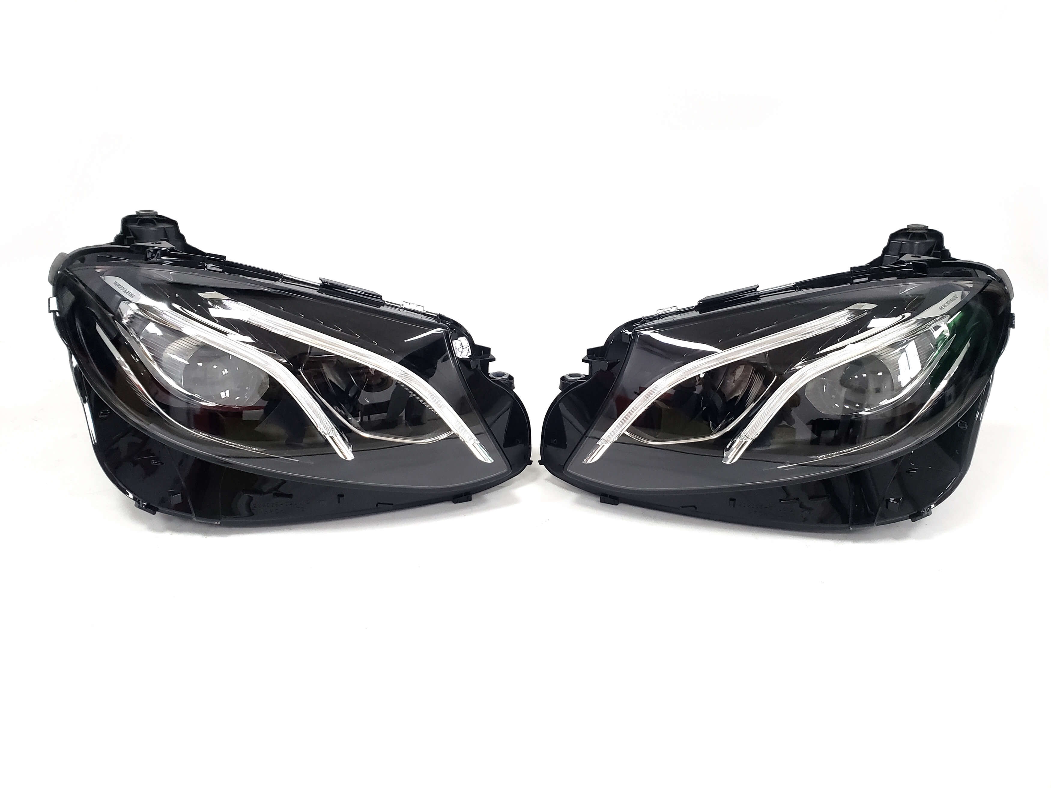 Передні фари (Led) комплектні на Mercedes-Benz E-Class W213 2016-2020 року