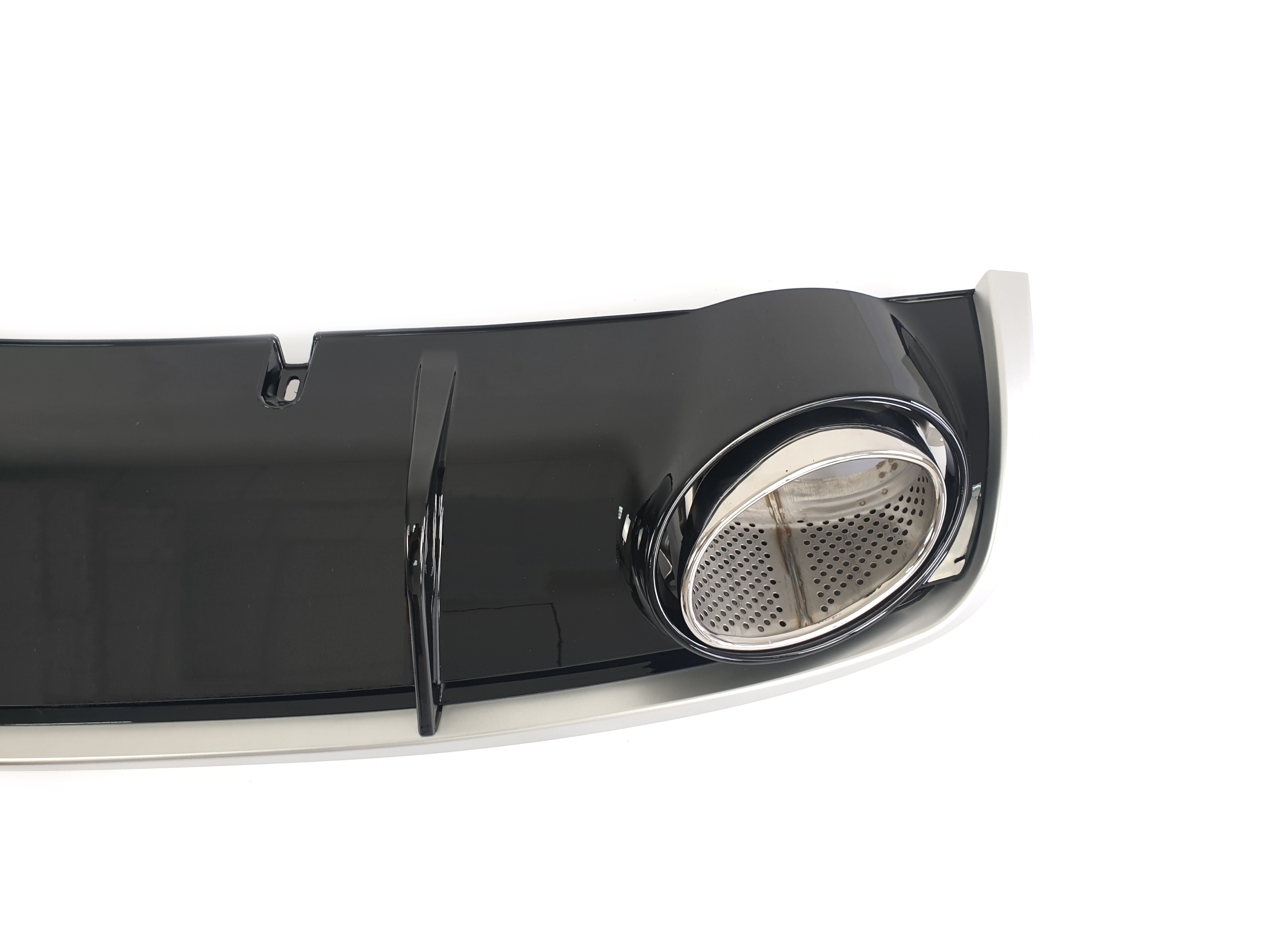 Дифузор (заднього бампера) Black Silver / Chrome Pipe (в стилі RS4) на Audi A4 B8 2011-2015 року 3
