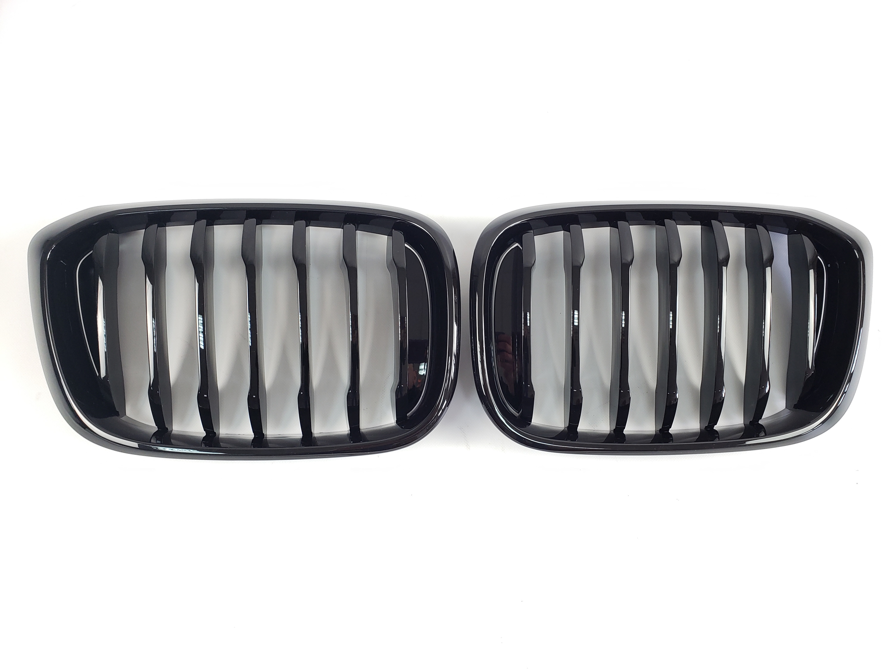 Ніздрі Чорний глянець (1 Bar) на BMW X3 G01 2018-2022 року