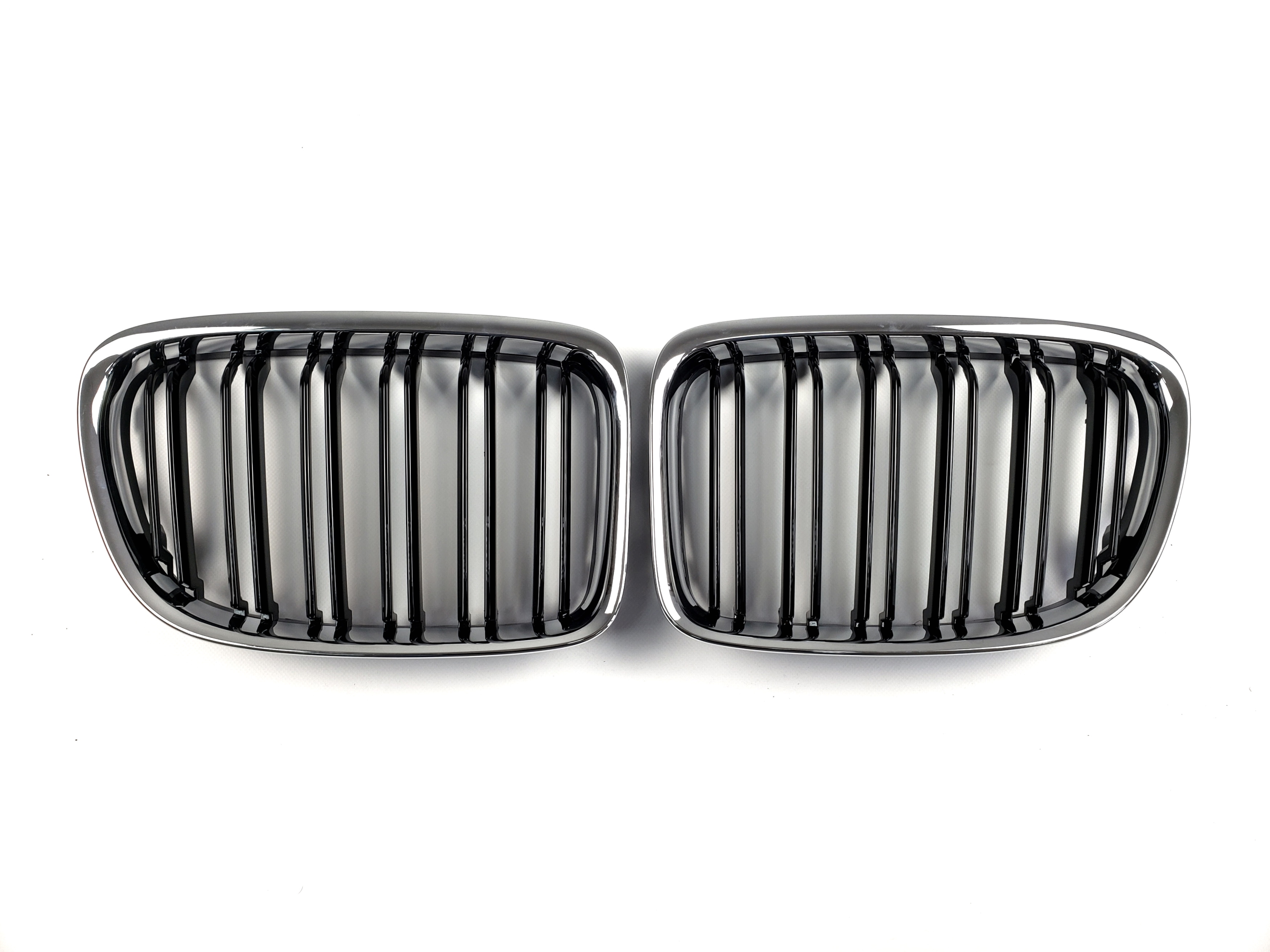 Ніздрі Чорний Глянець Хром Рамка (Подвійні M-Look) на BMW X1 E84 2009-2015 року