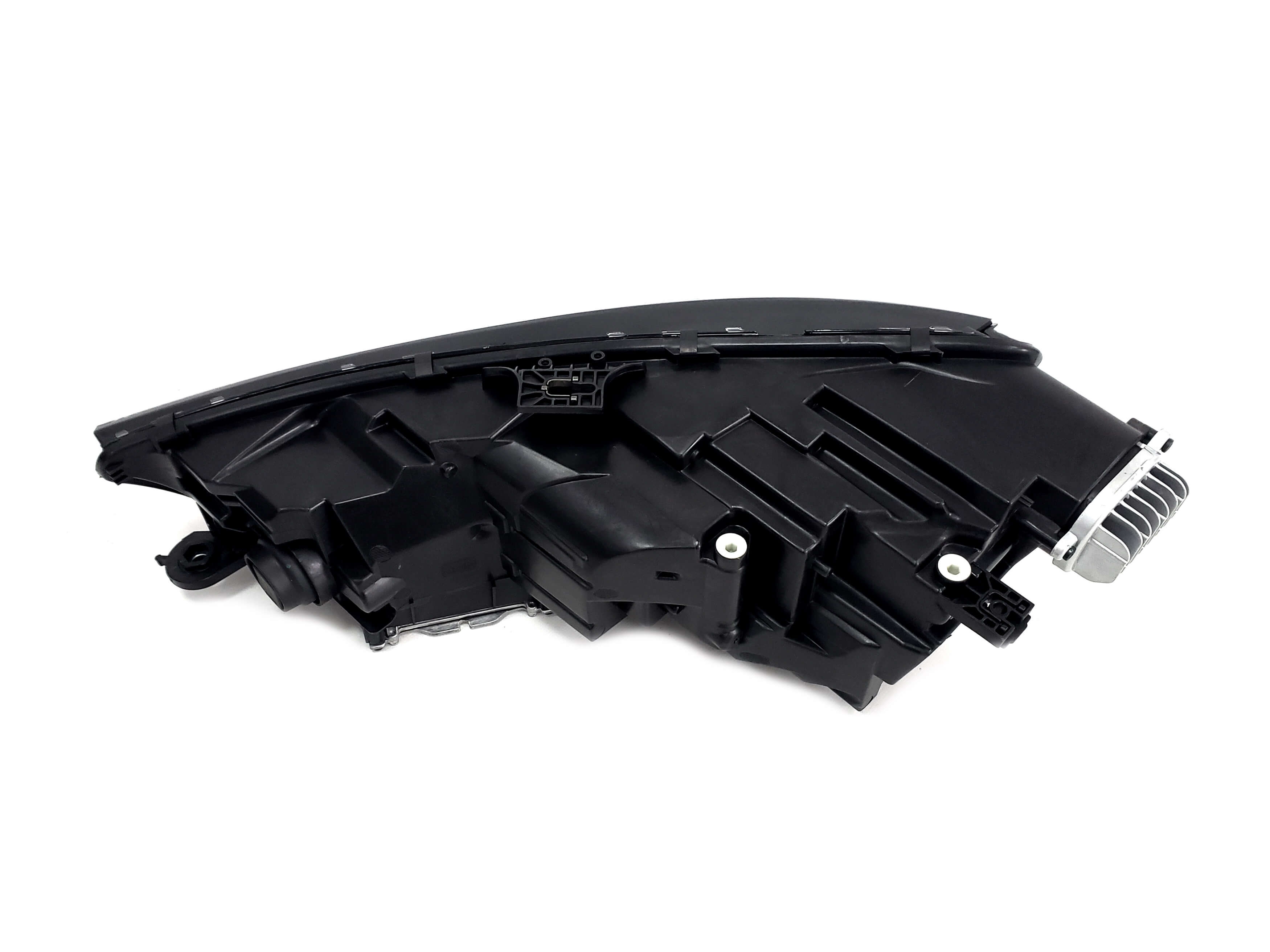Передні фари (LED Європа комплектні) на Audi A4 B9 2015-2019 року 4