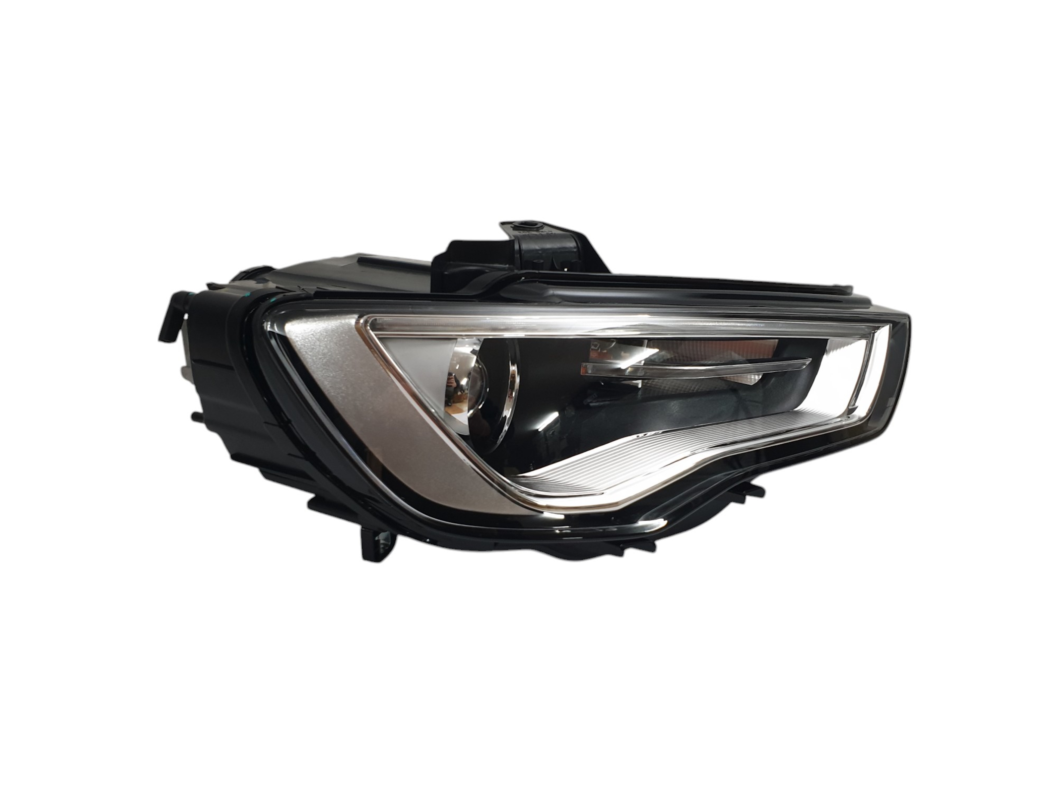 Передні фари (Xenon) заміна галогену на Audi A3 8V 2012-2016 року 2