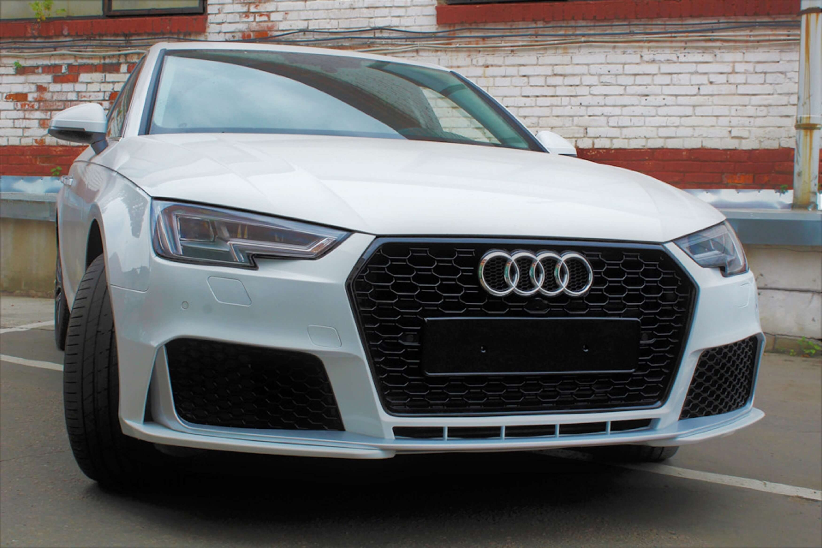 Передній бампер (в стилі RS4 V1) на Audi A4 B9 2015-2019 року 5
