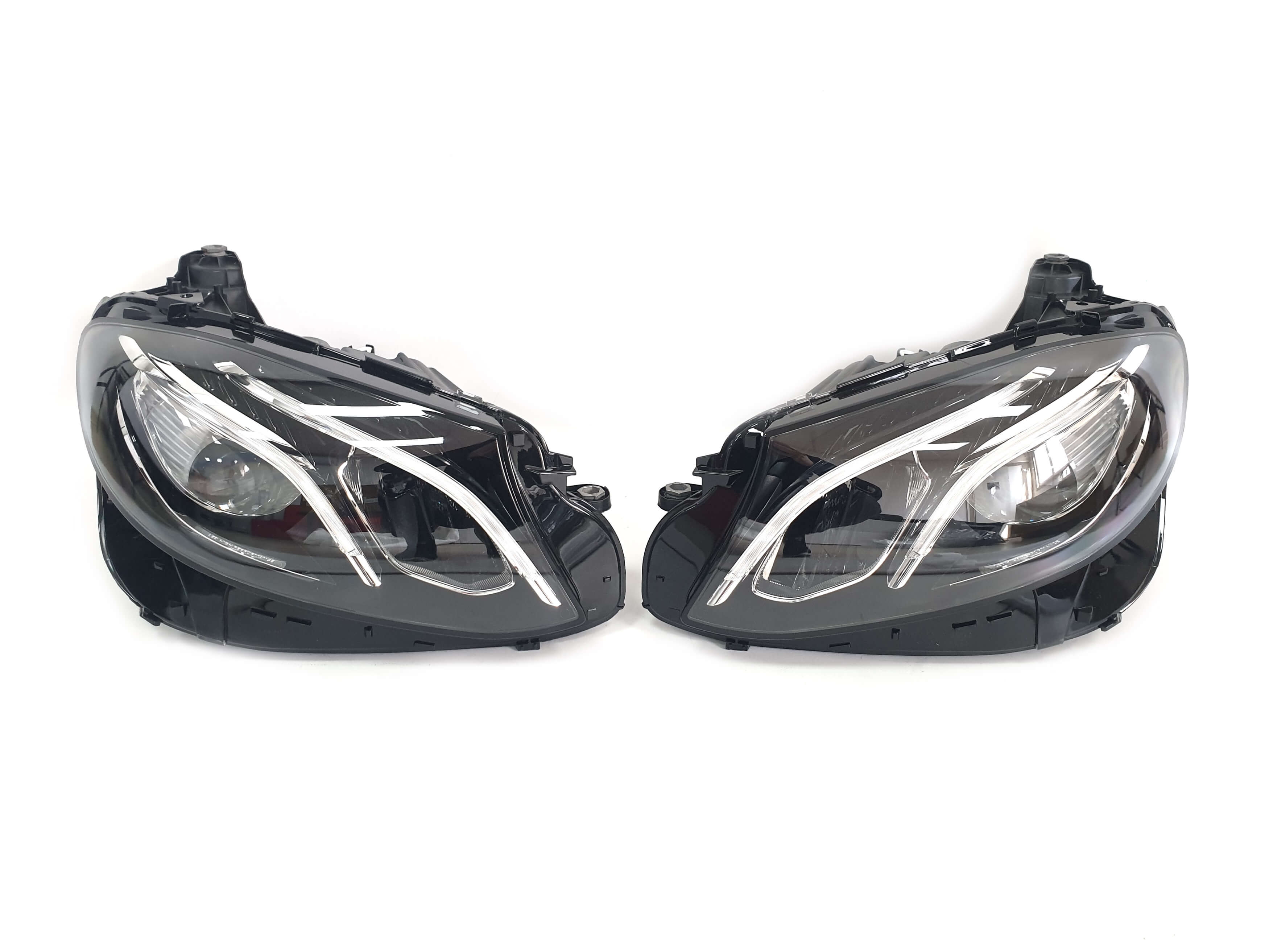 Передні фари (Led) комплектні на Mercedes-Benz E-Class W213 2016-2020 року 2