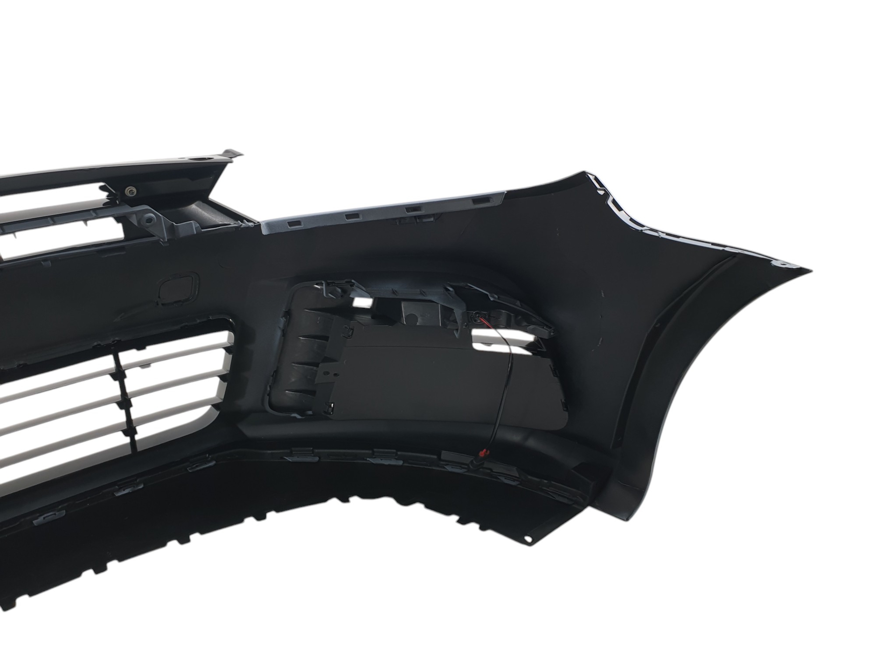 Передній бампер (стиль R20) на Volkswagen Golf VI 2008-2012 року 6