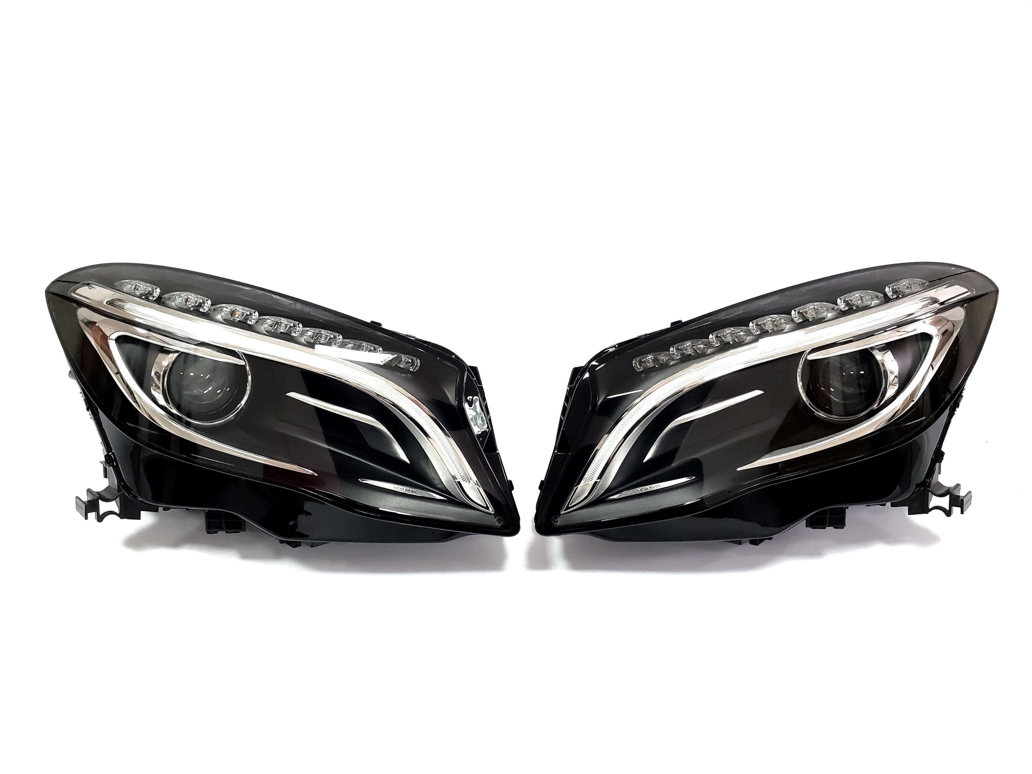 Передні фари (Bi-Xenon) без блоків на Mercedes-Benz GLA-Class X156 2013-2017 року