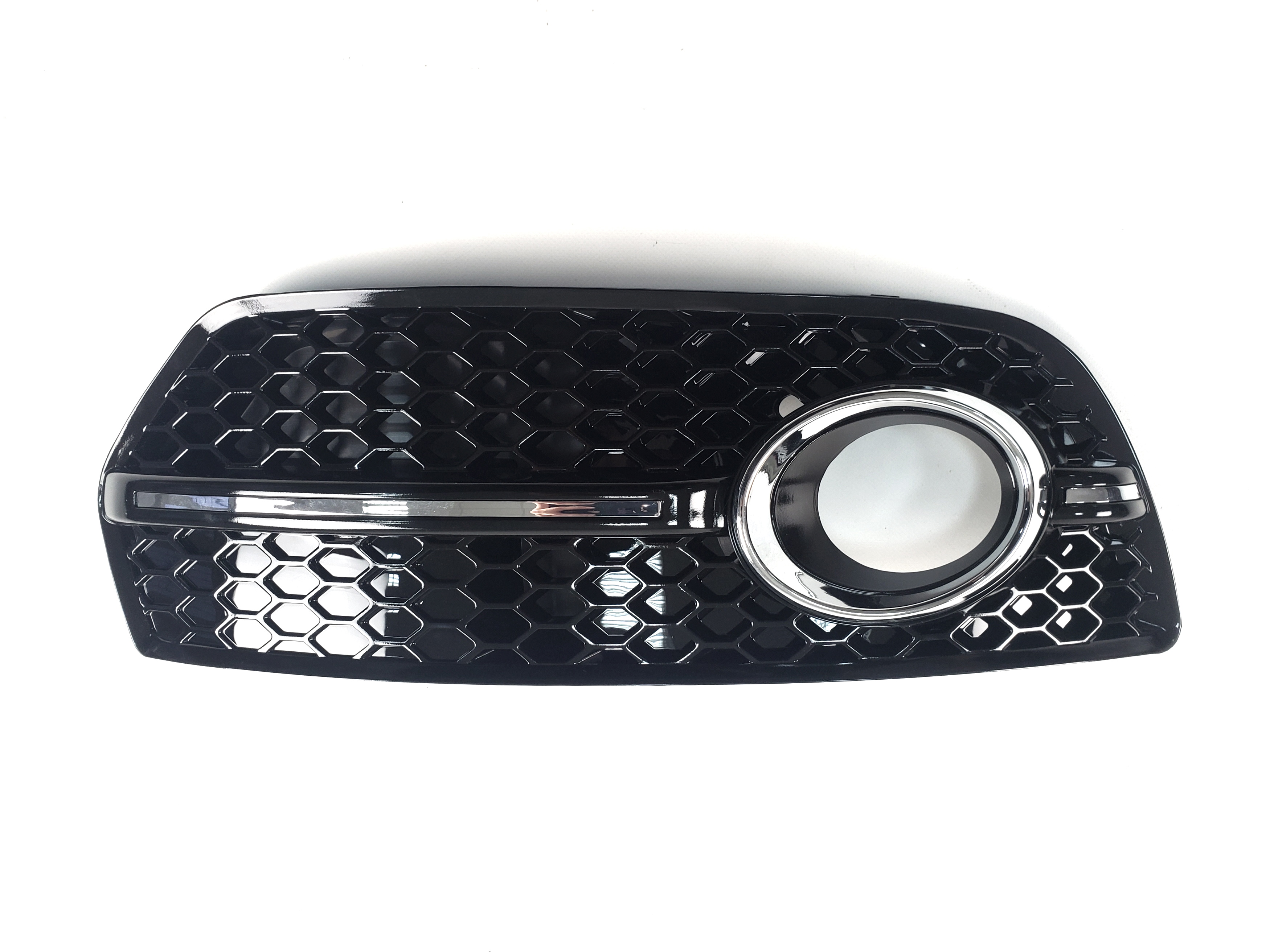 Решітки в бампер Chrome Black (в стилі RSQ5) на Audi Q5 8R 2008-2012 року 3