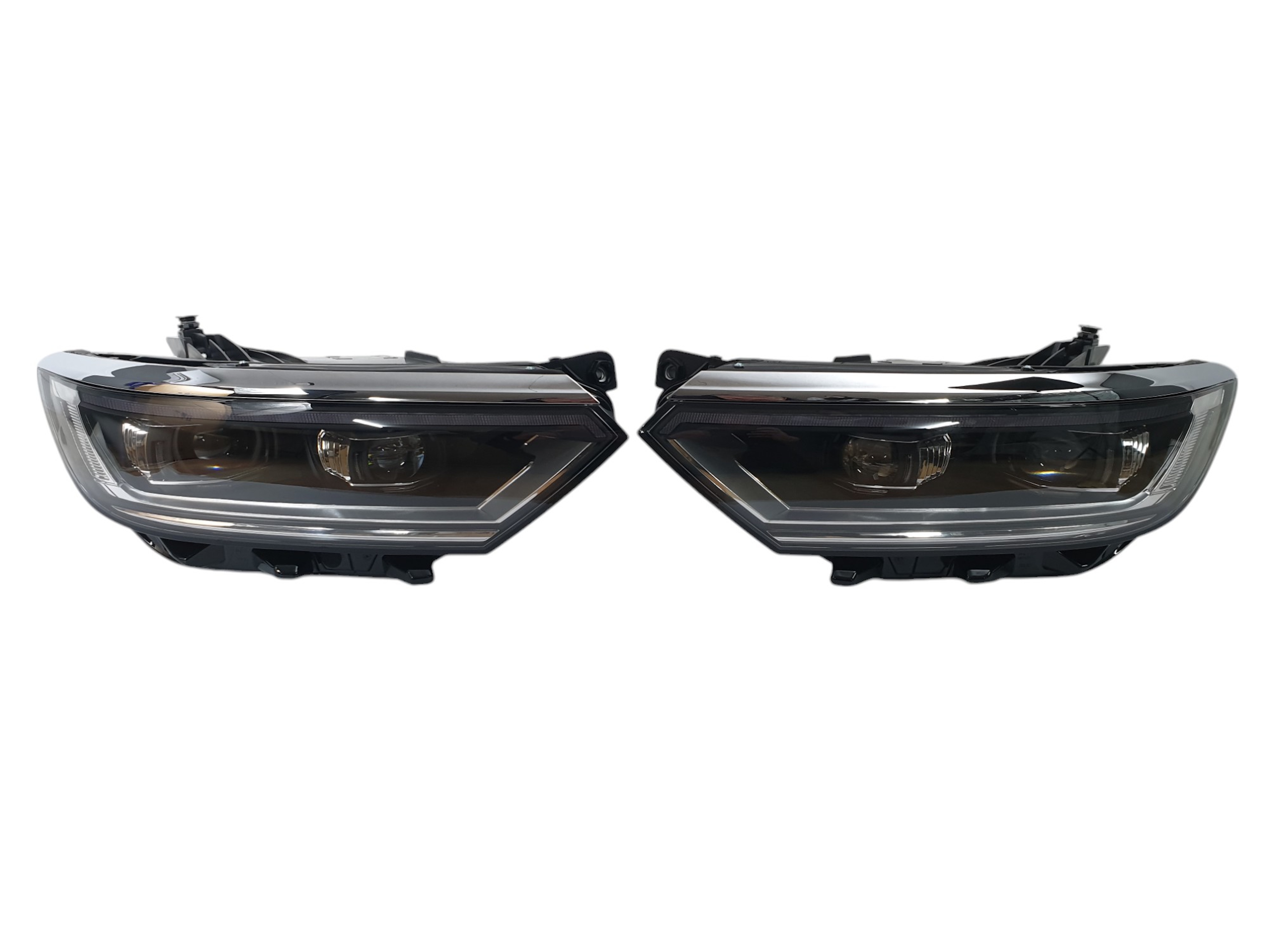 Передні фари (Full Led апгрейд в Passat B8 2019+) 12пін на Volkswagen Passat B8 2014-2019 року