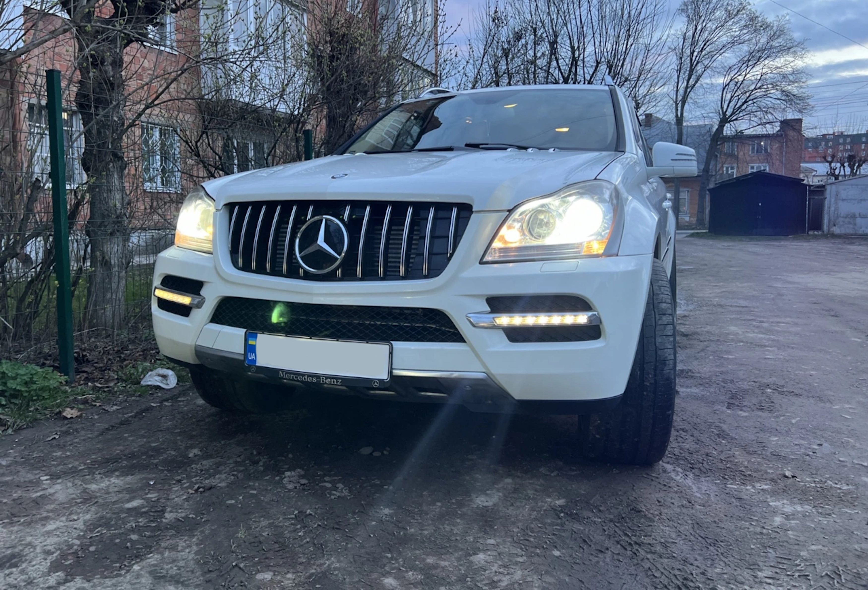 Решітка радіатора Chrome Black 2 Line GT на Mercedes-Benz GL-Class X164 2009-2012 року 5