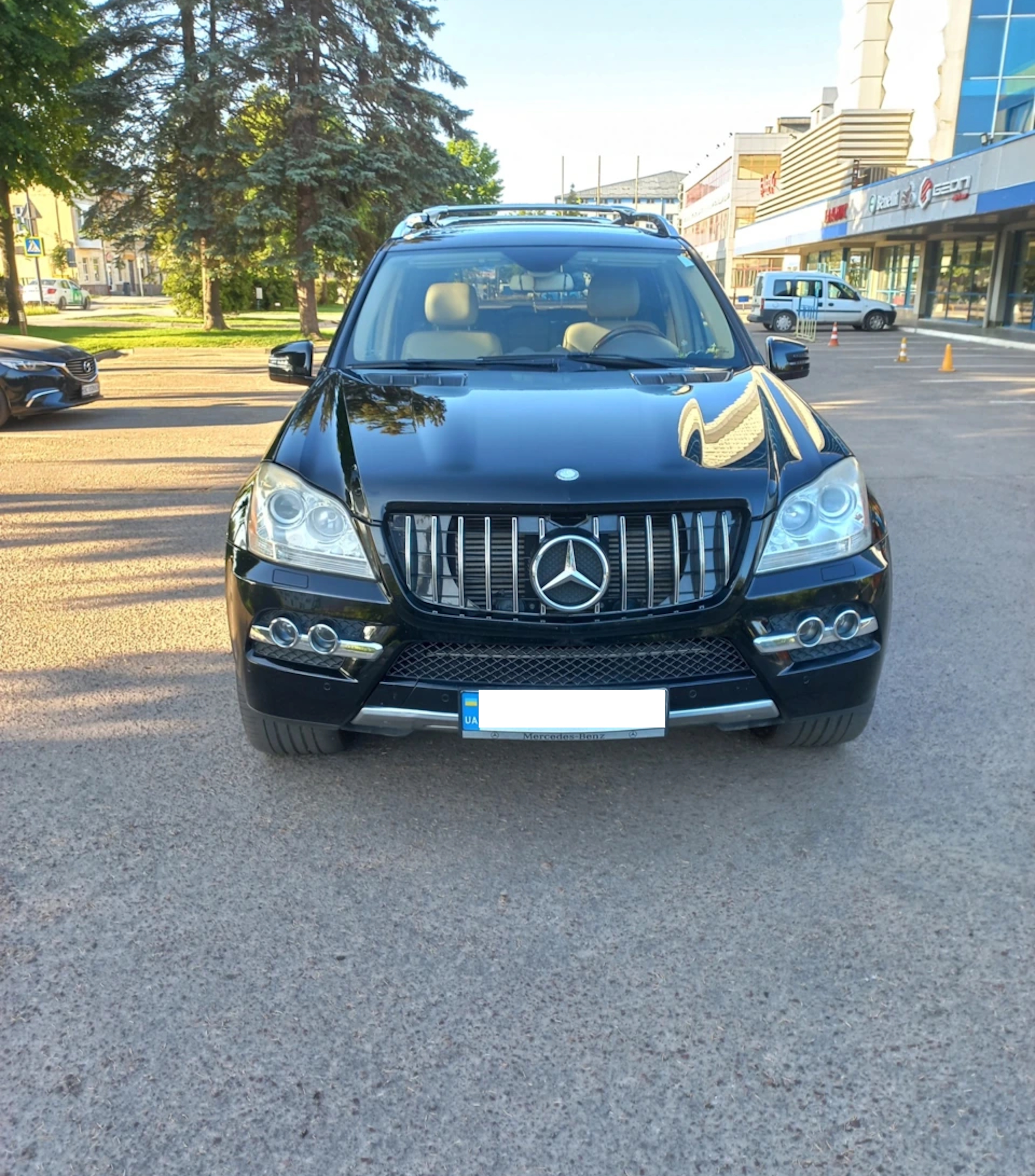 Решітка радіатора Chrome Black 2 Line GT на Mercedes-Benz GL-Class X164 2009-2012 року 6